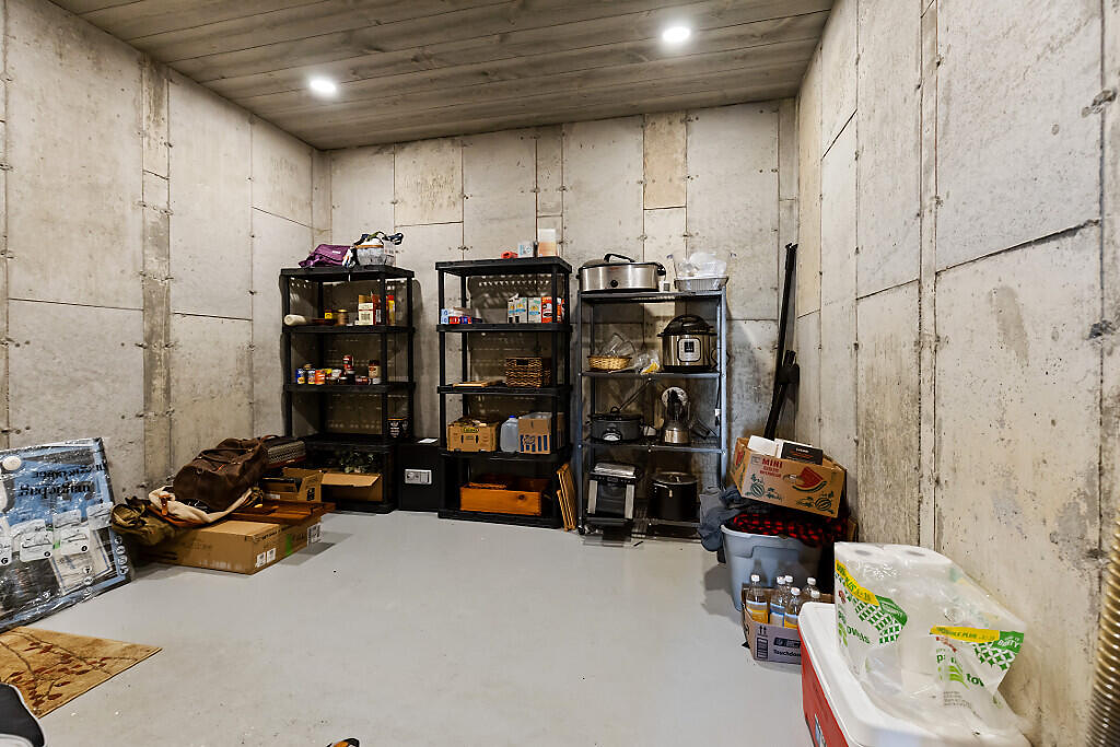 main property photo 92