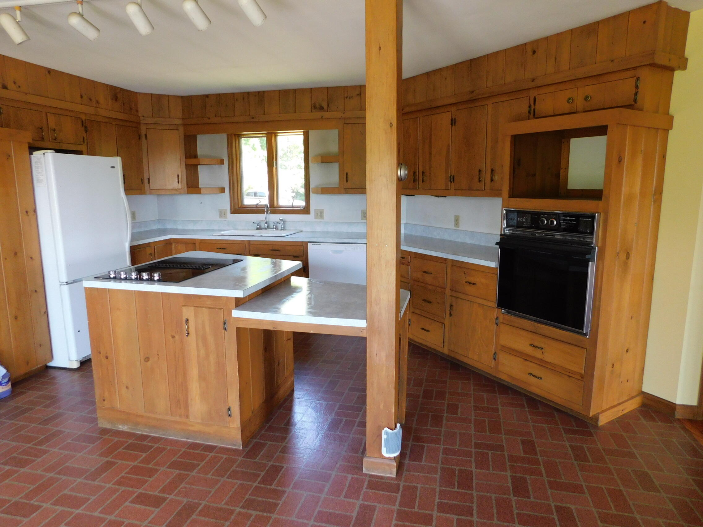 main property photo 20