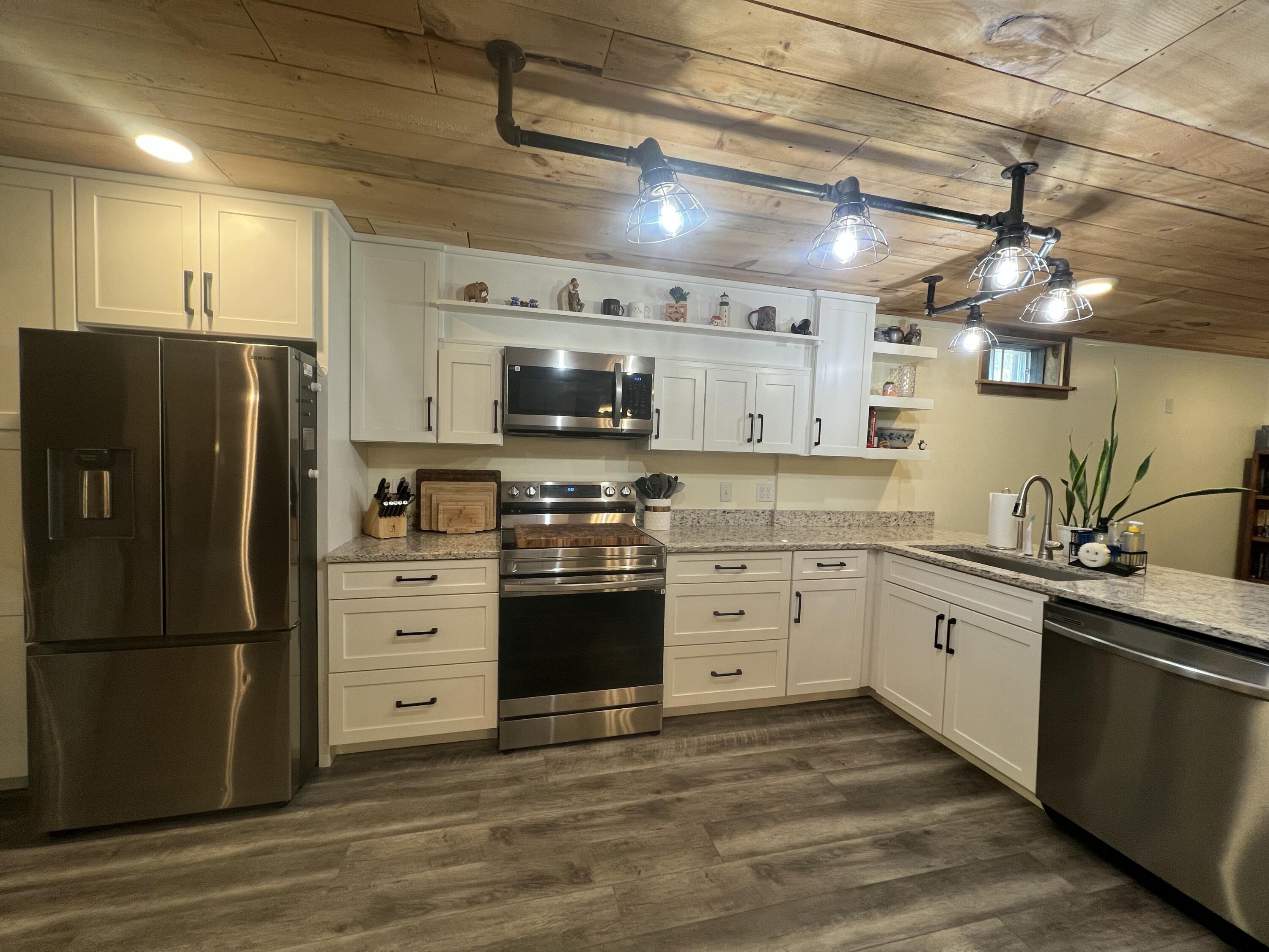 main property photo 79