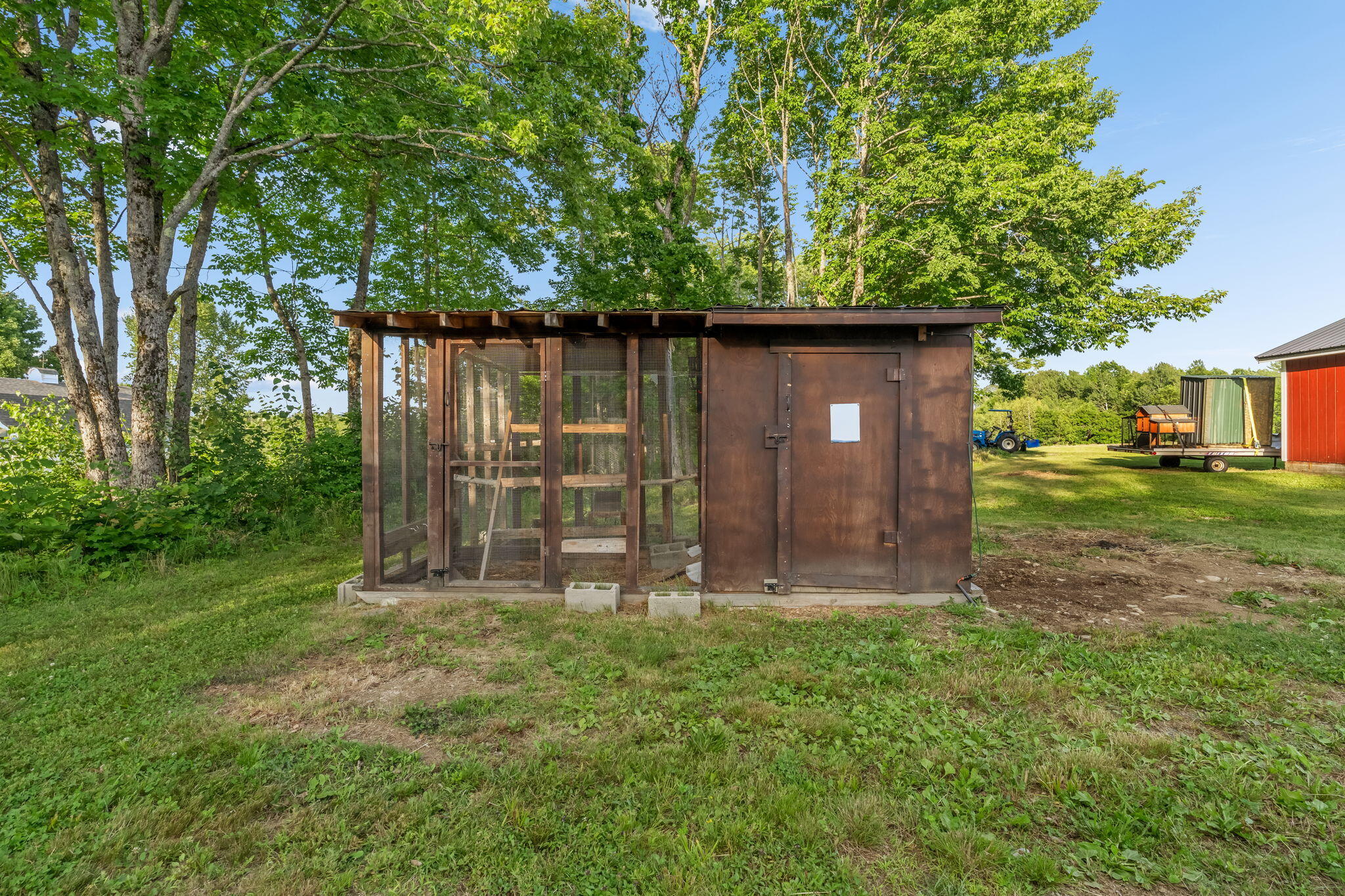 main property photo 25