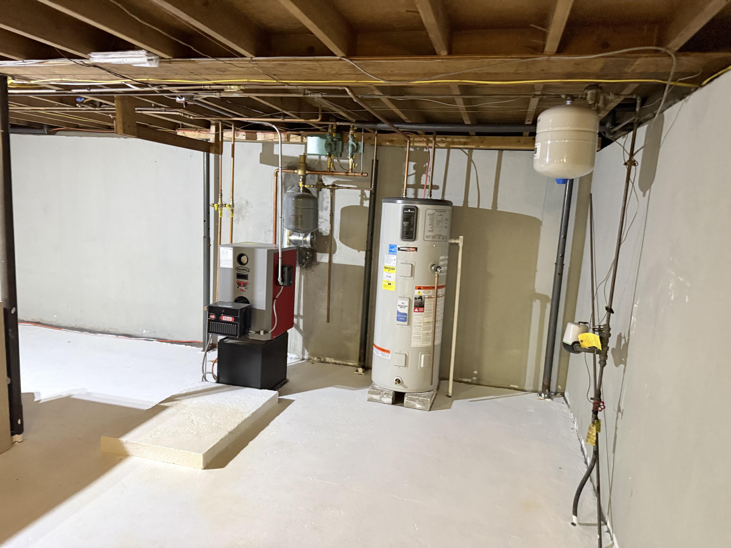 main property photo 24