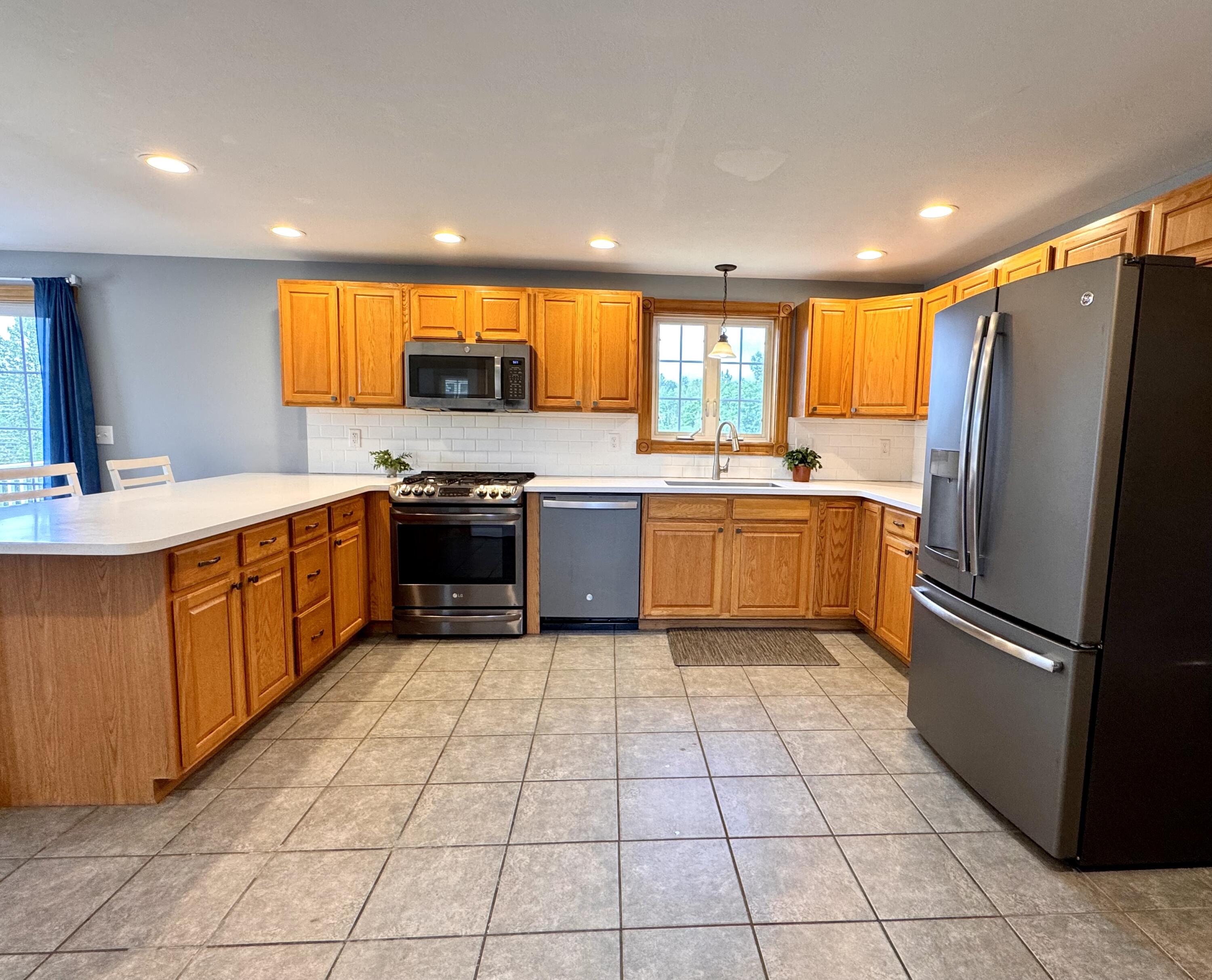 main property photo 6