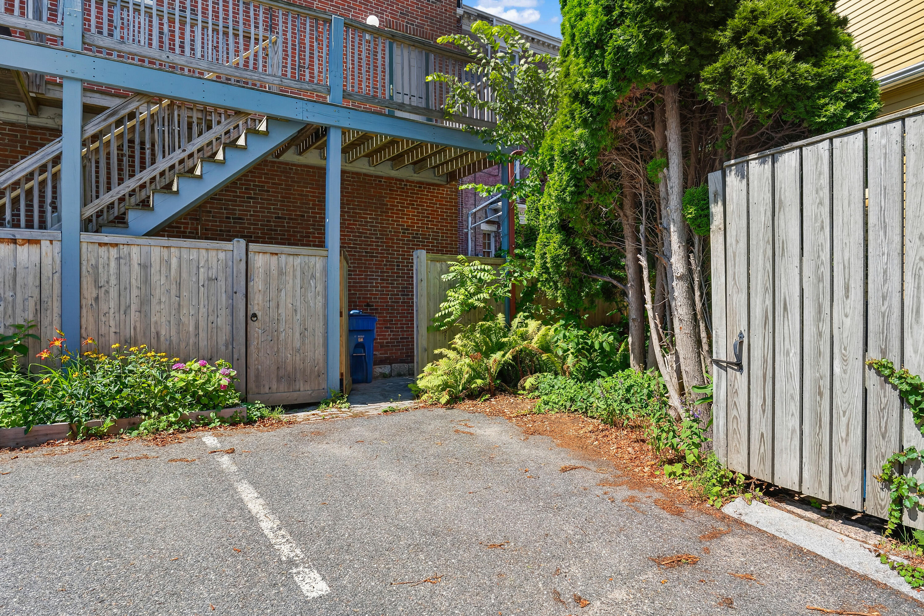 main property photo 50