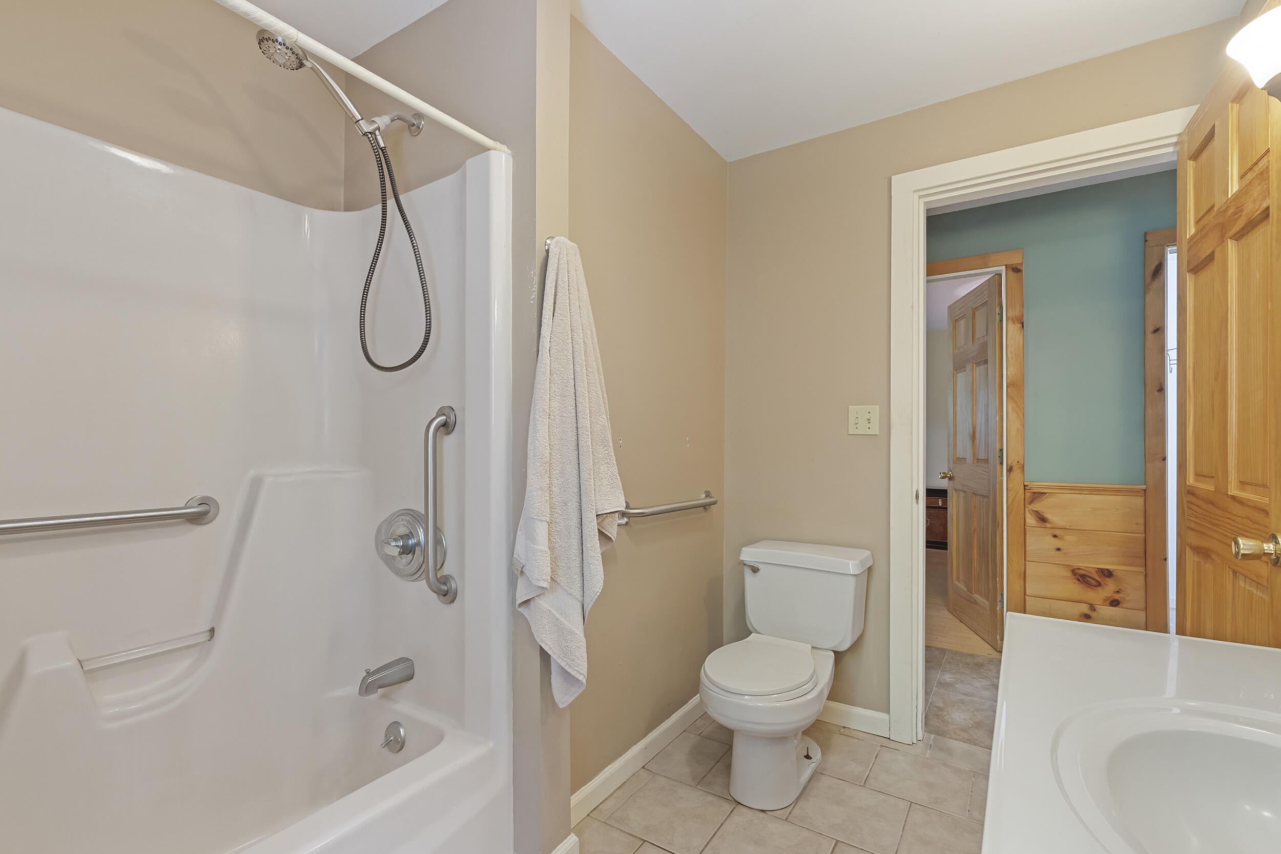 main property photo 31