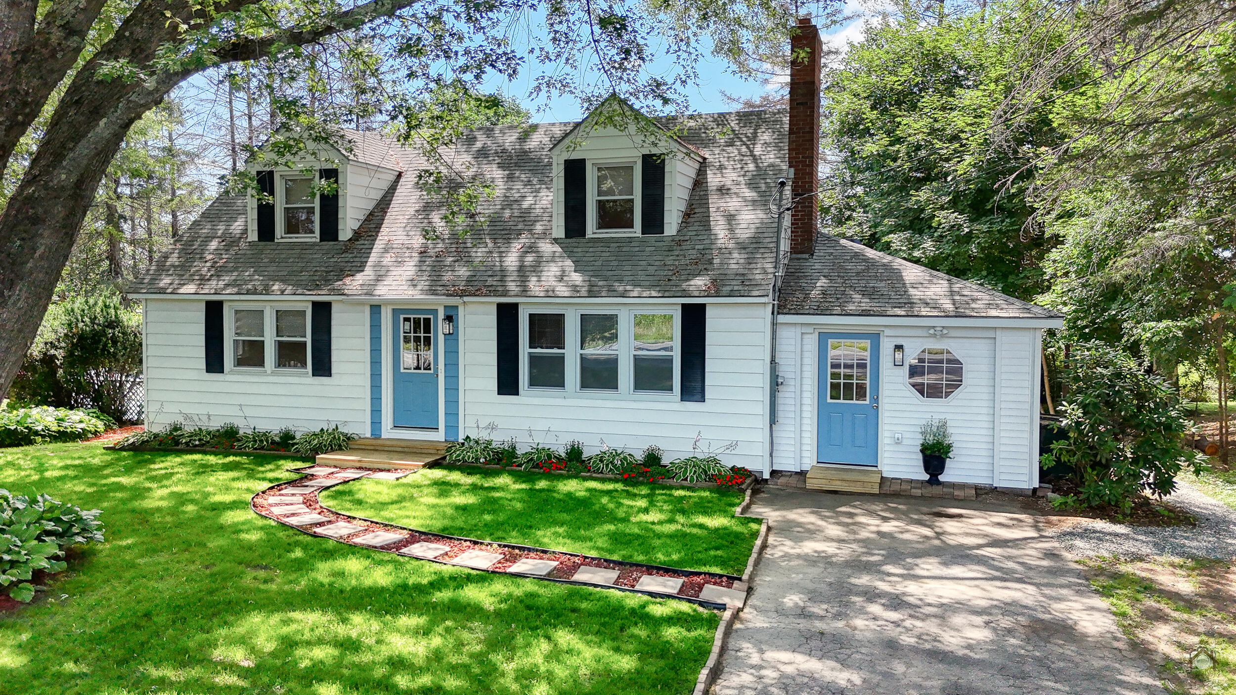 main property photo 0