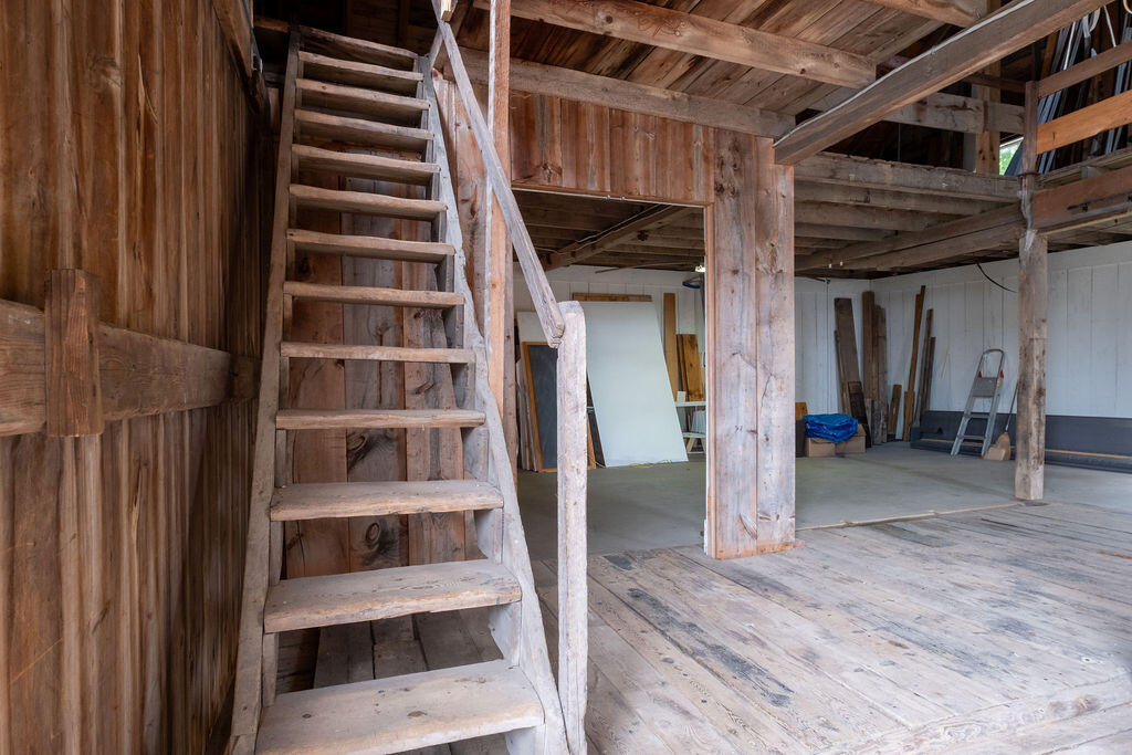 main property photo 67