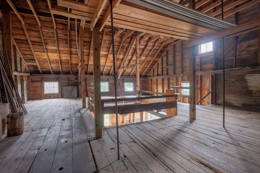 main property photo 69