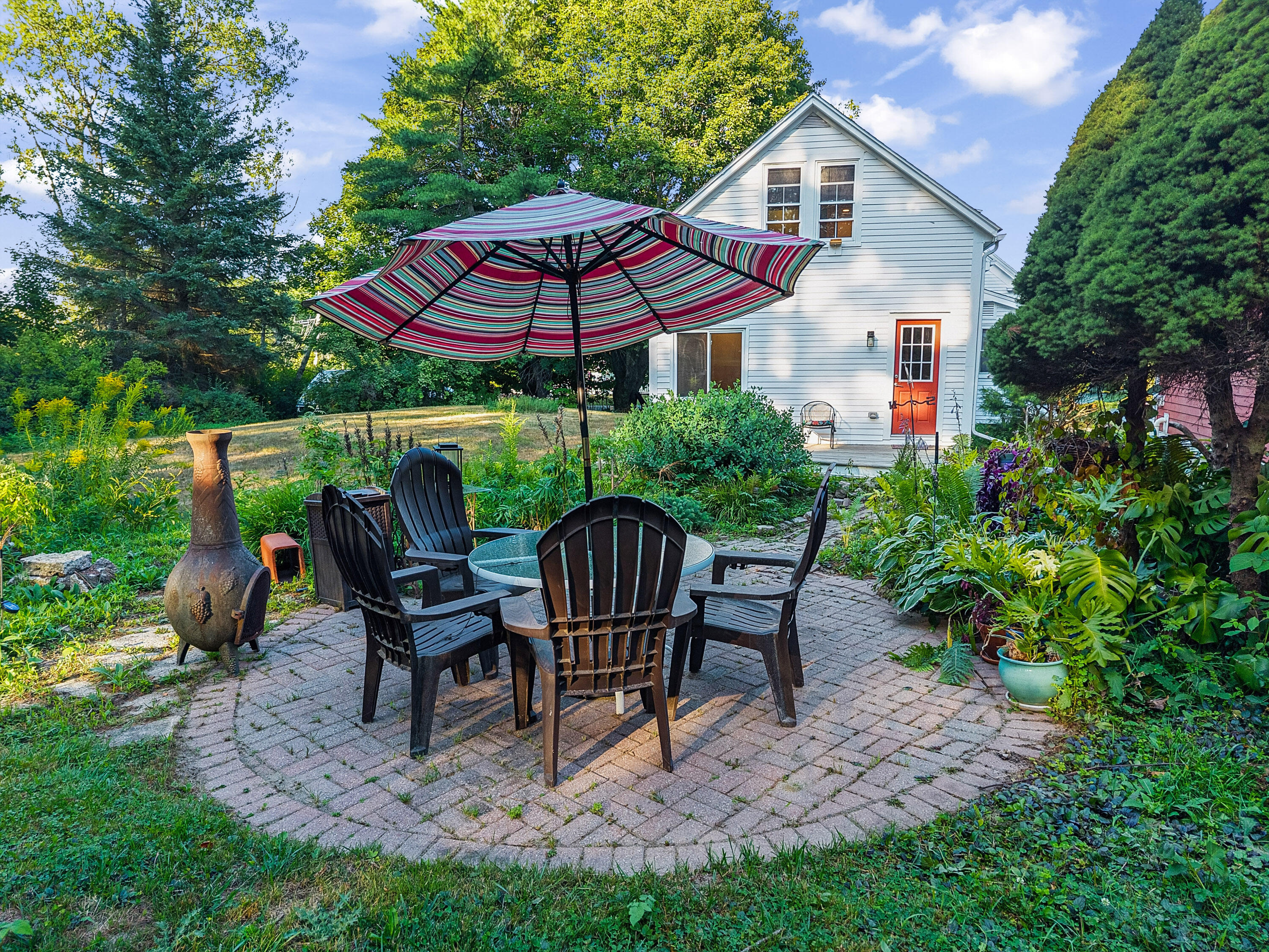 main property photo 10