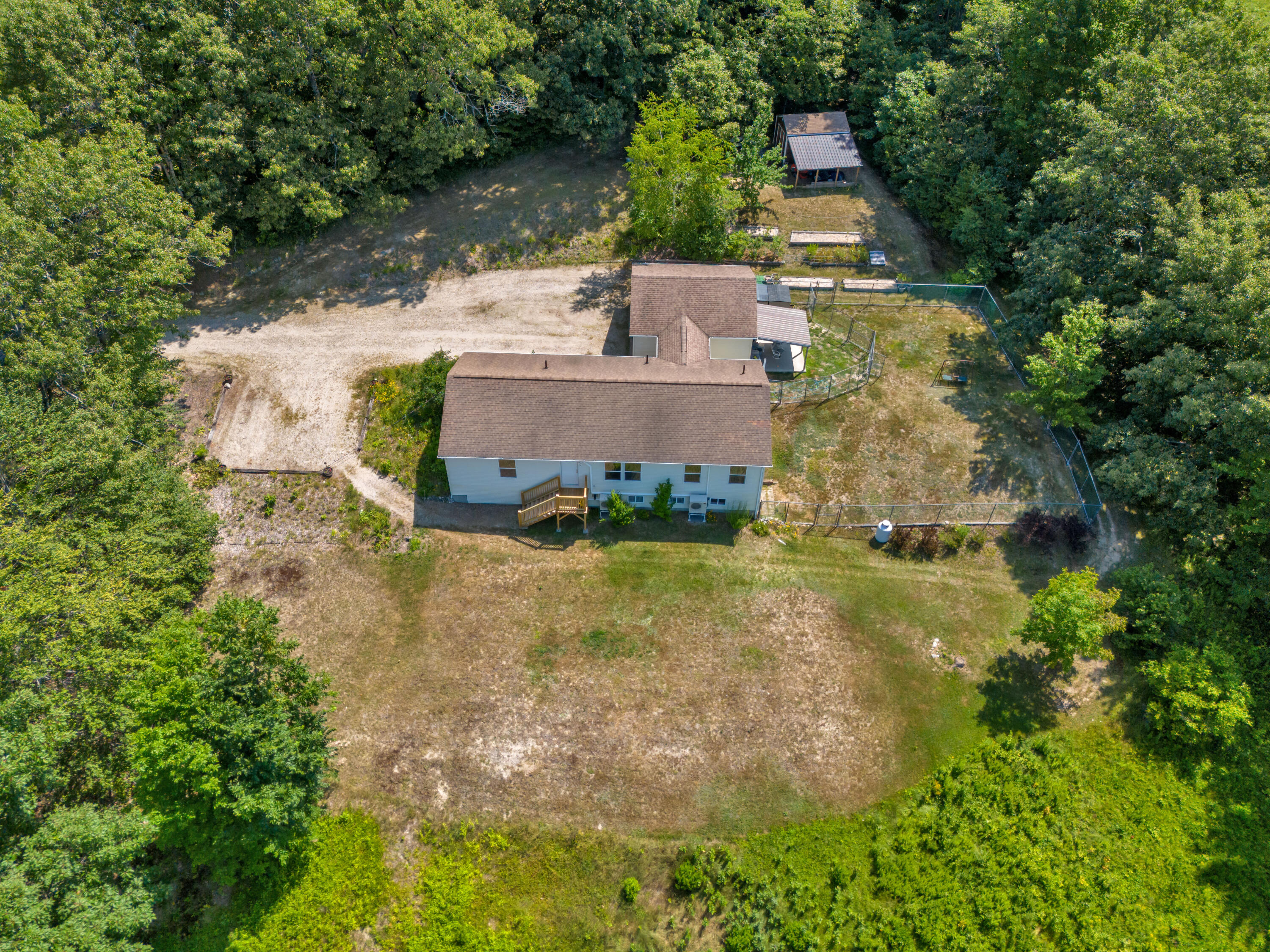 main property photo 14