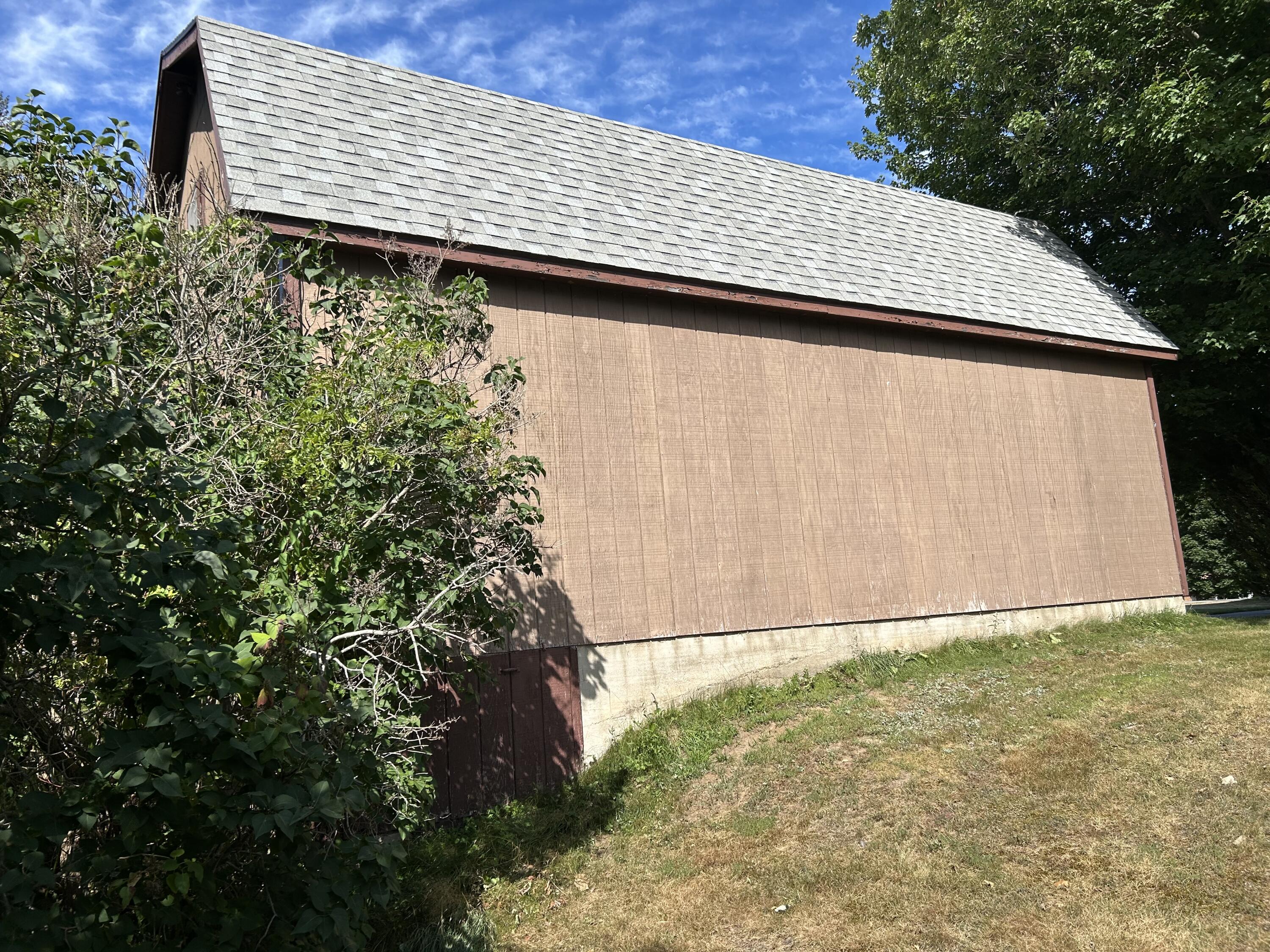 main property photo 23
