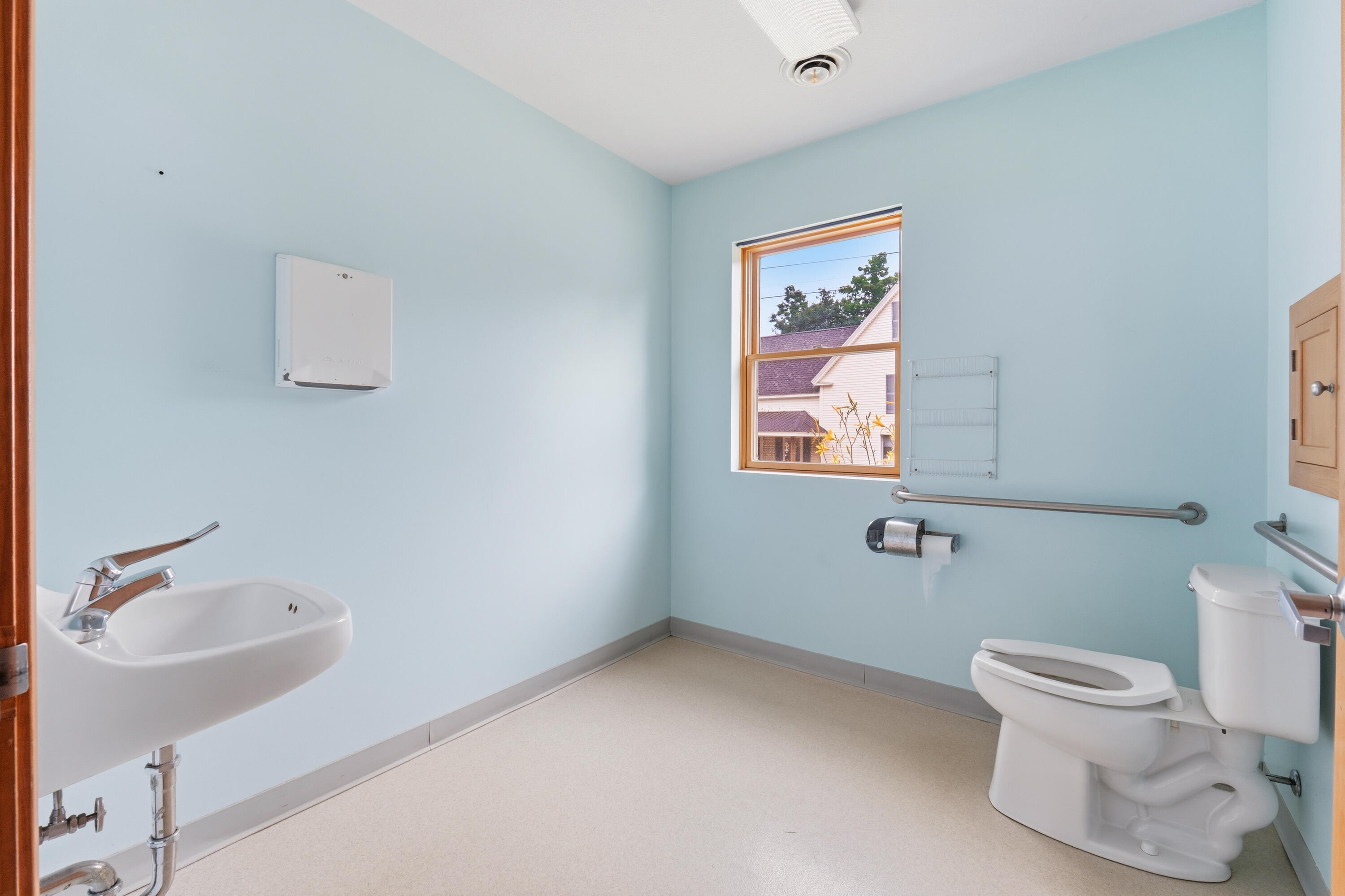 main property photo 20