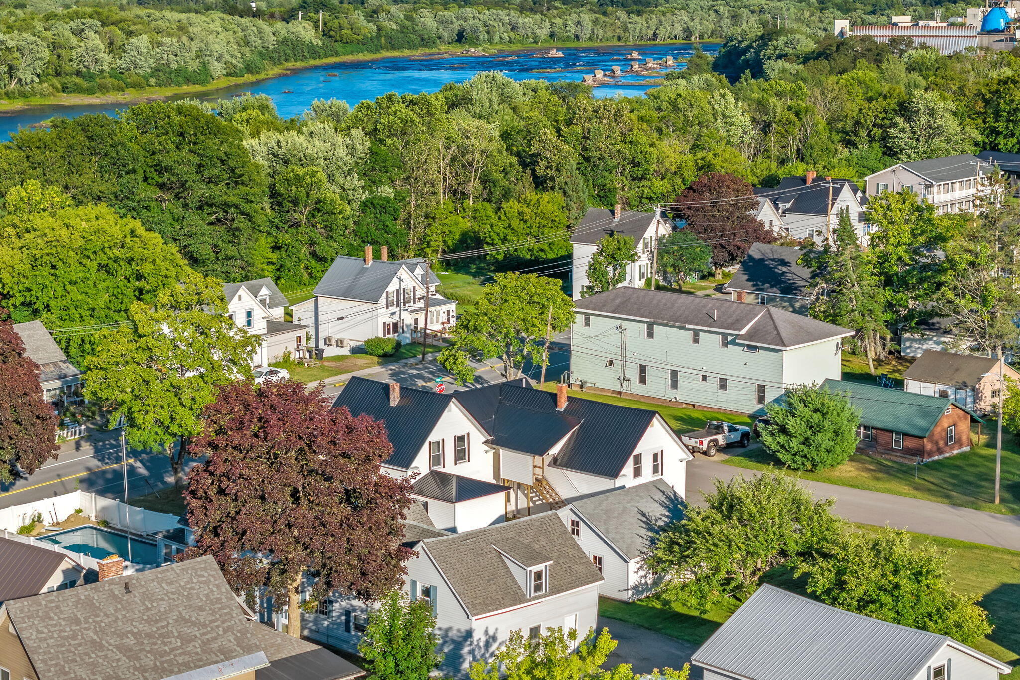 main property photo 28