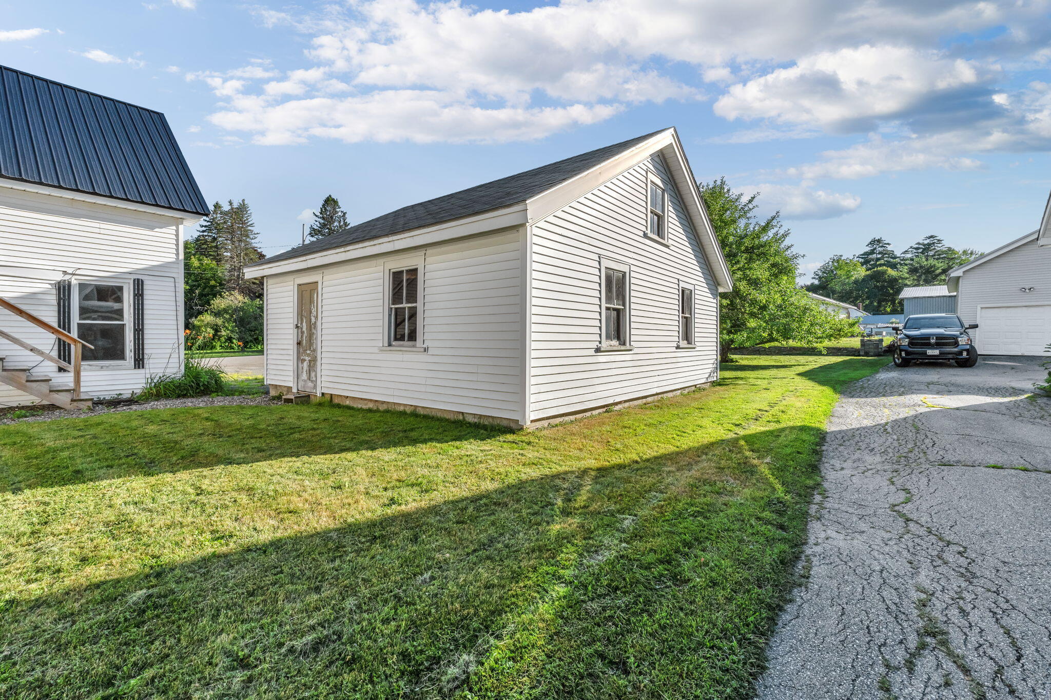 main property photo 7