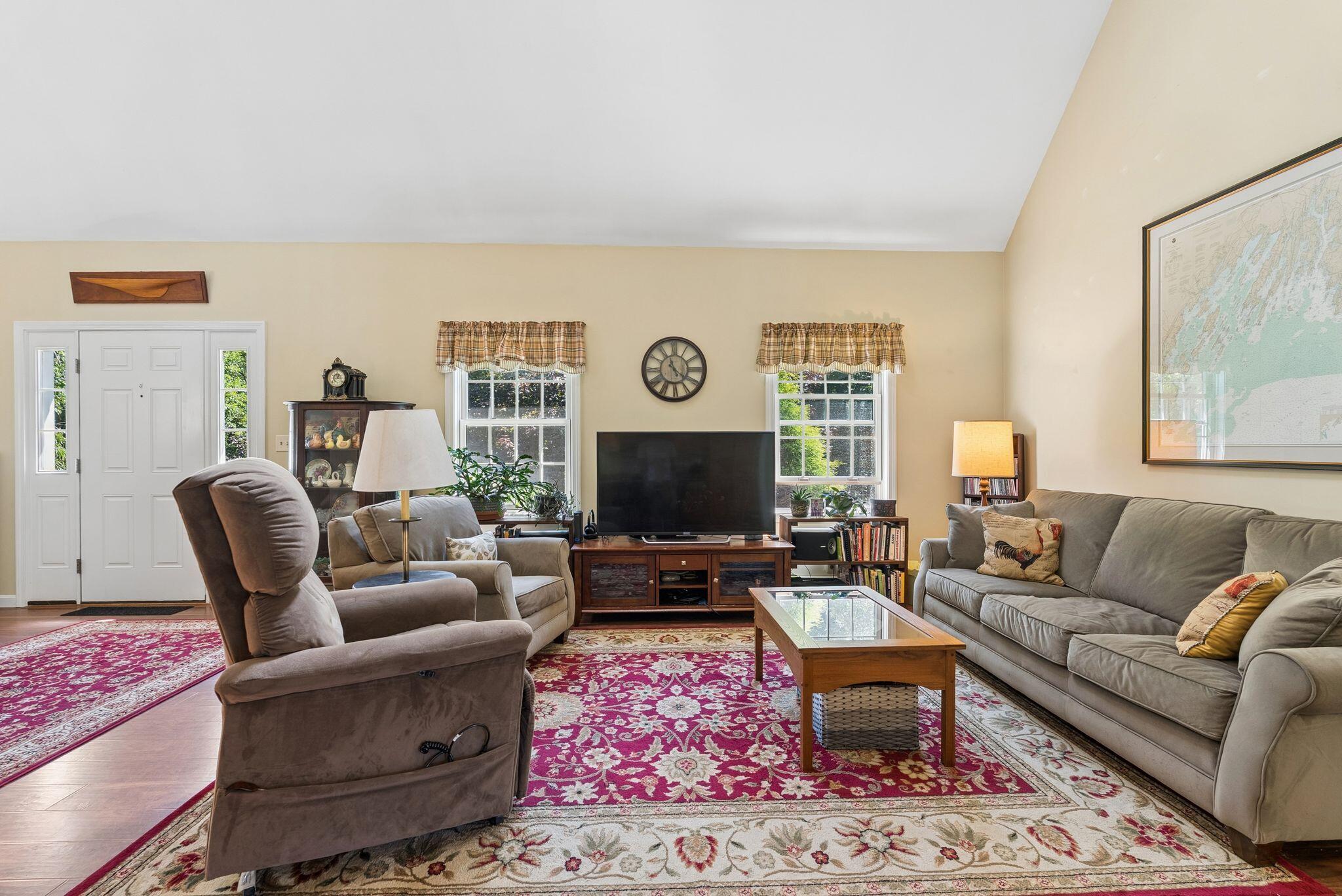main property photo 17