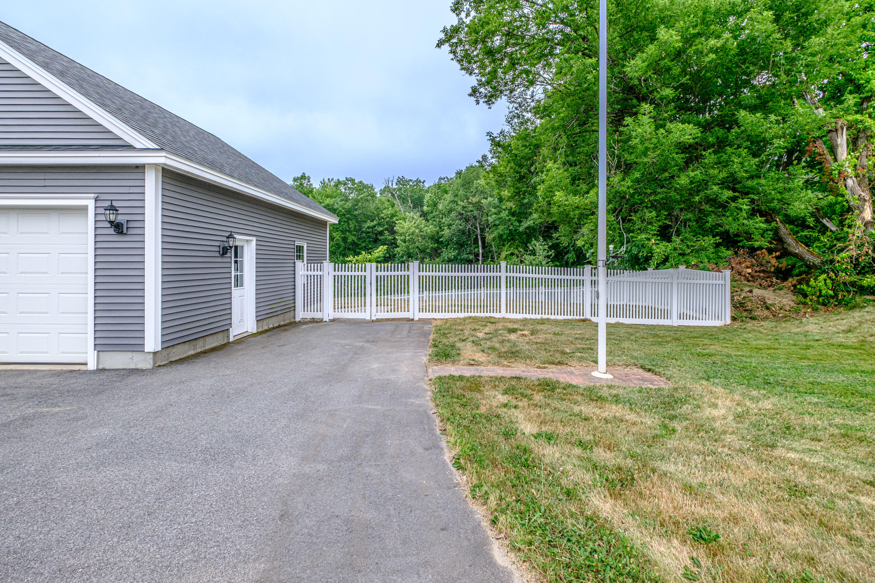main property photo 61