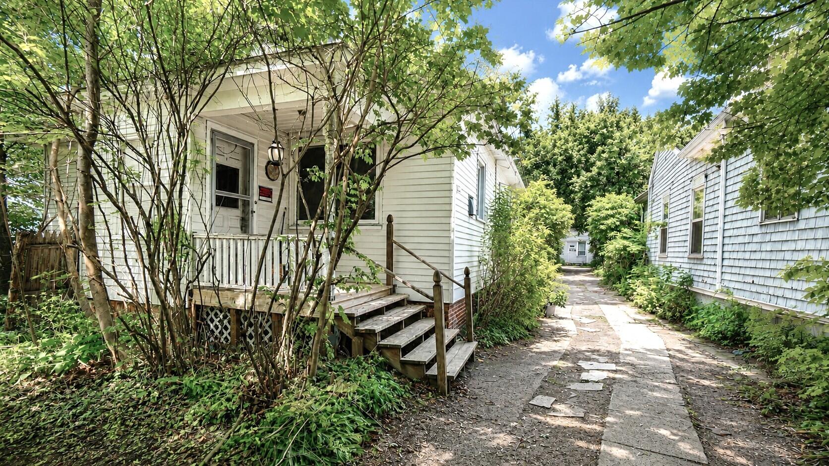 main property photo 28