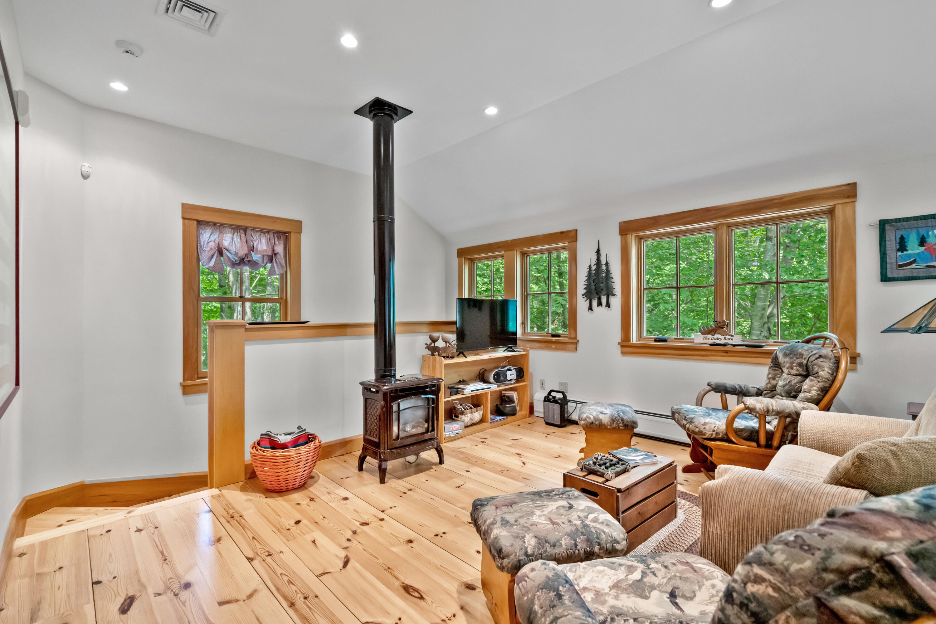 main property photo 59