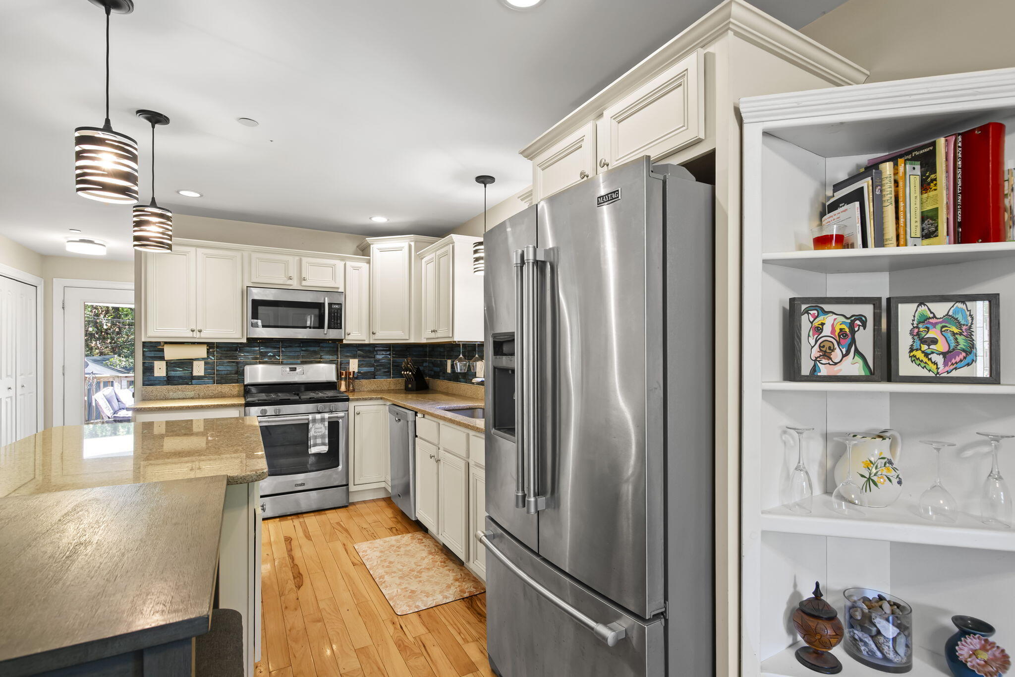 main property photo 28