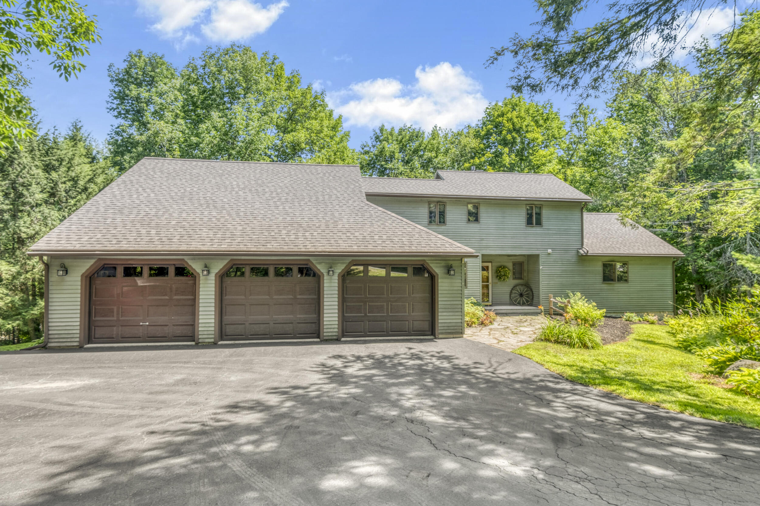 main property photo 0