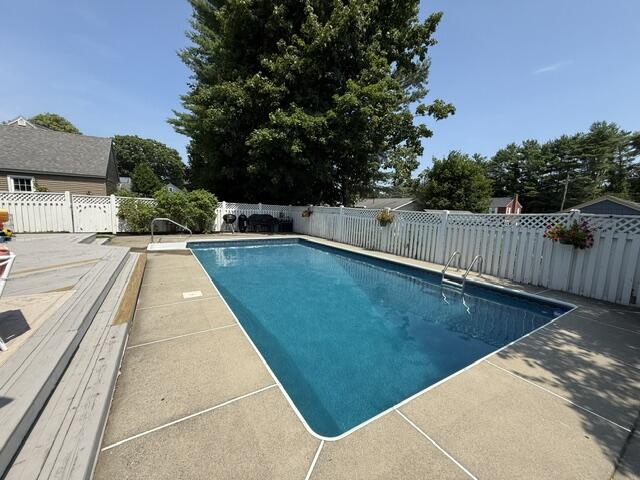 main property photo 35