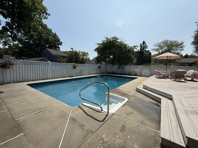 main property photo 37