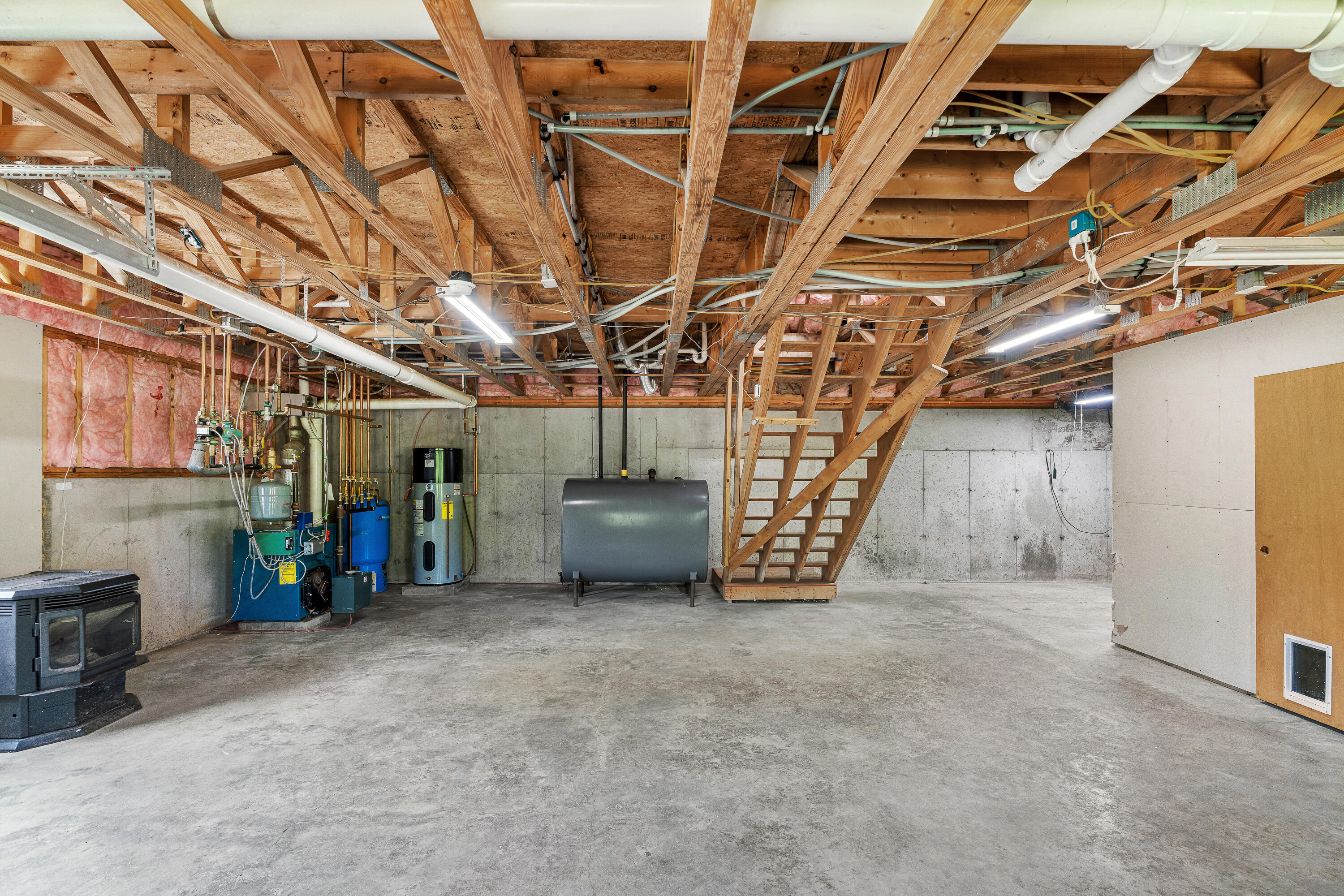 main property photo 90