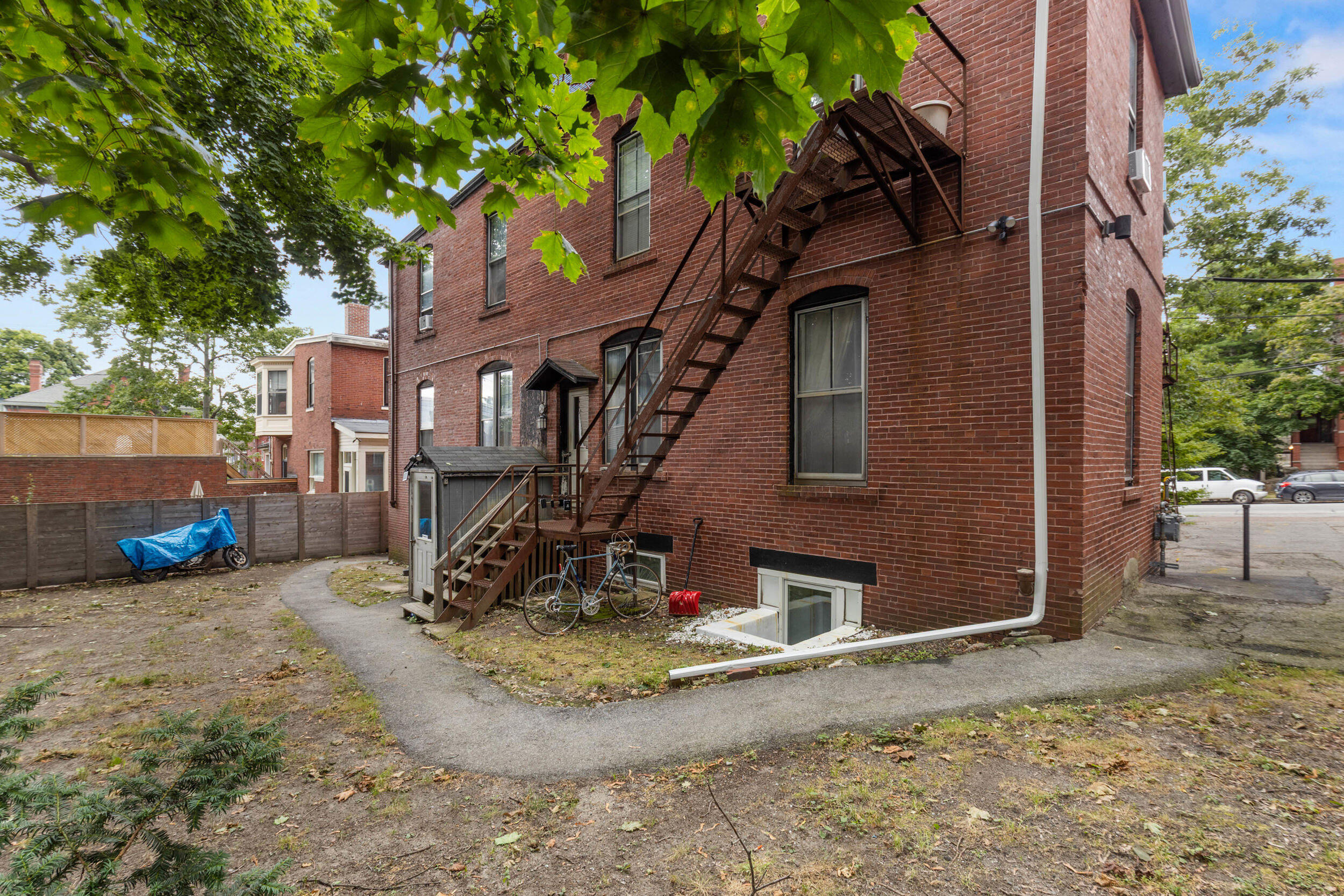 main property photo 22