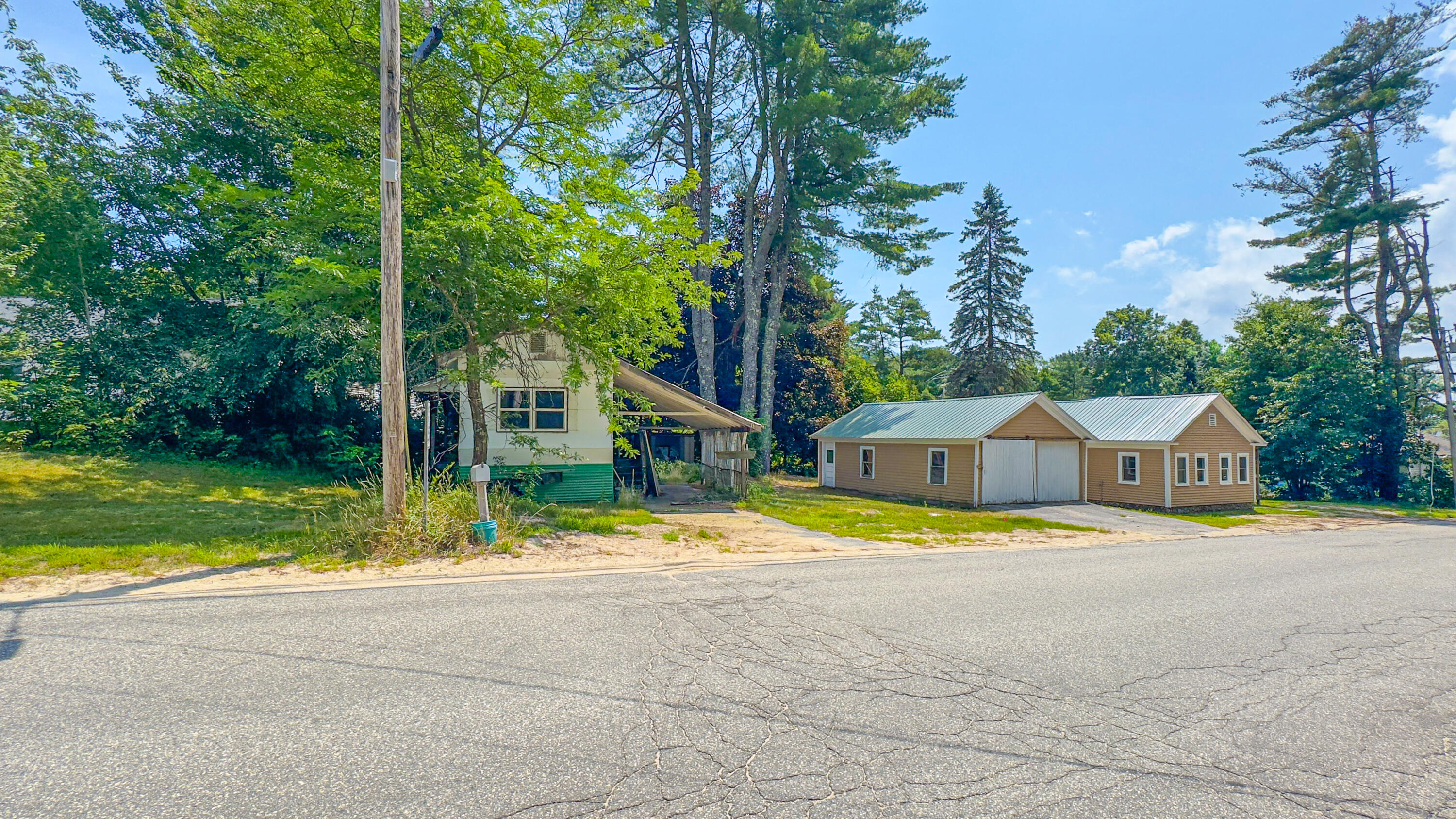 main property photo 32