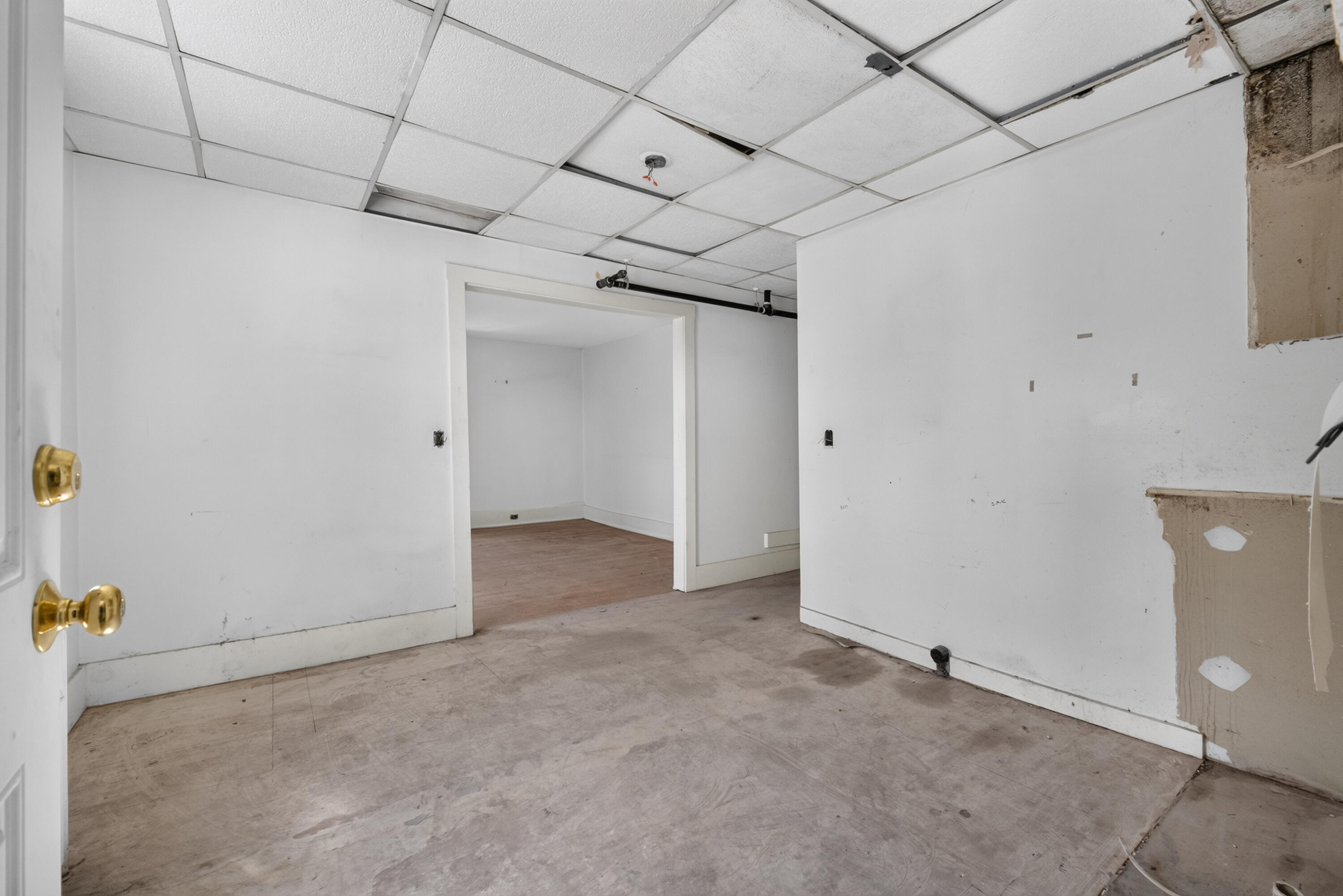 main property photo 11