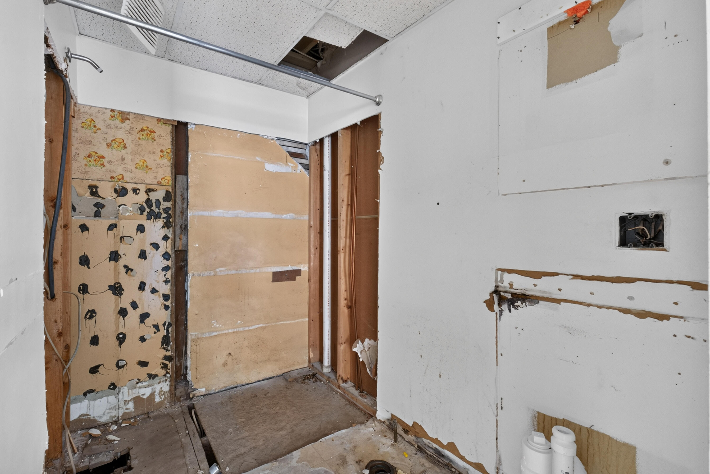 main property photo 14