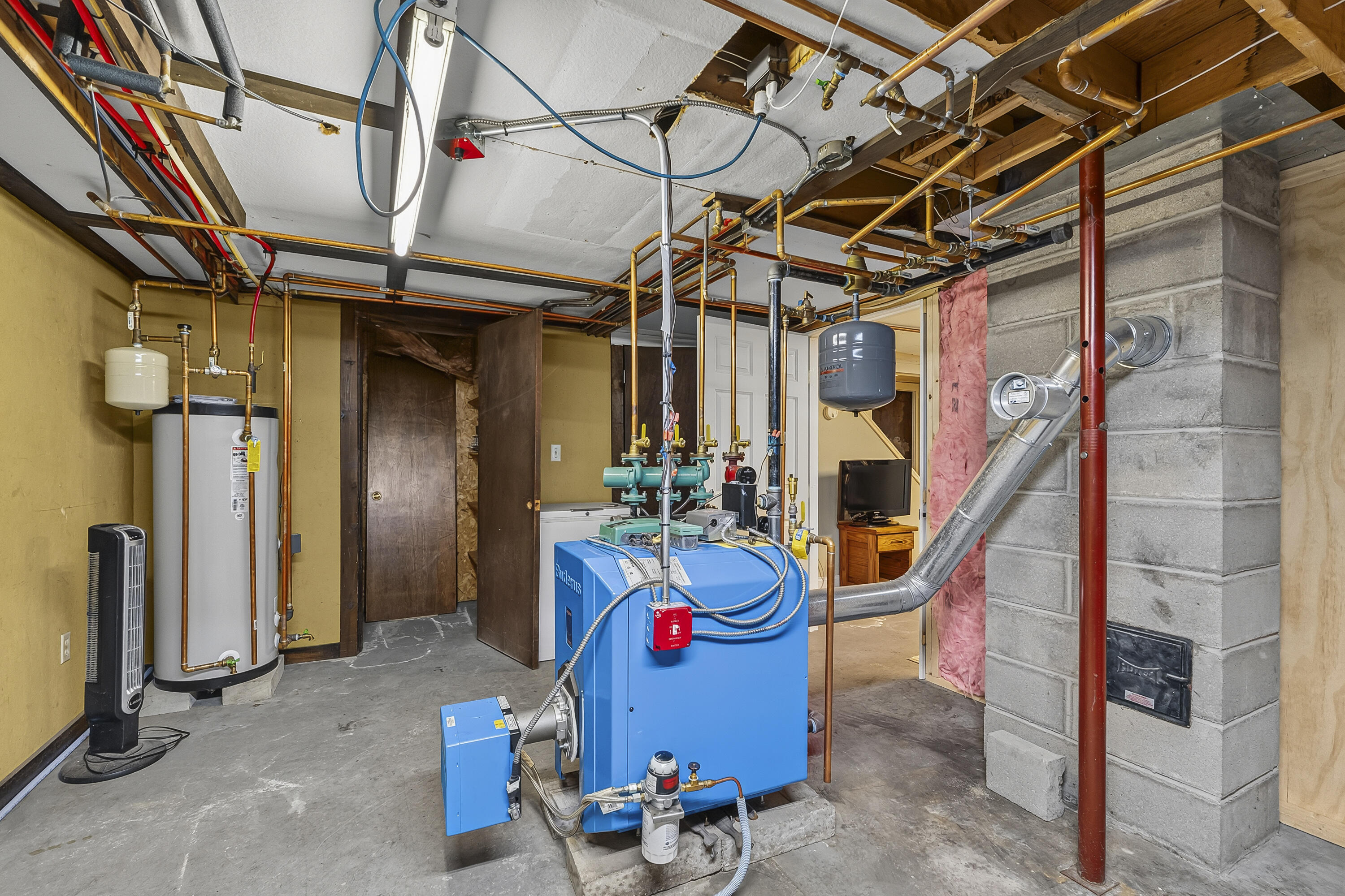 main property photo 25