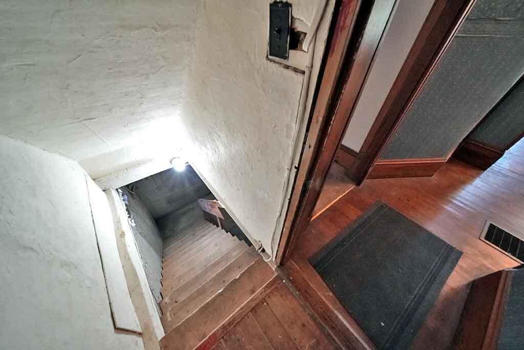 main property photo 39