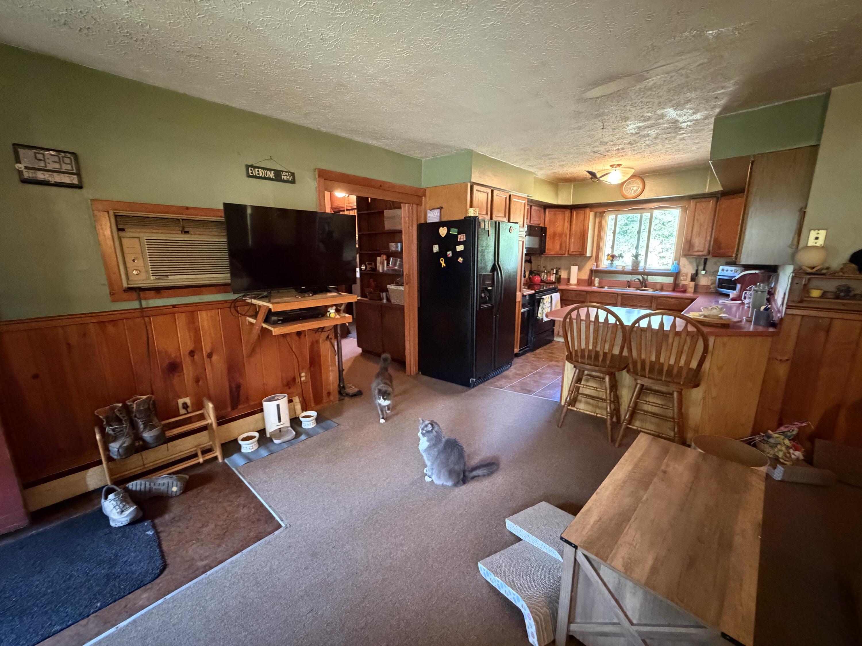 main property photo 58