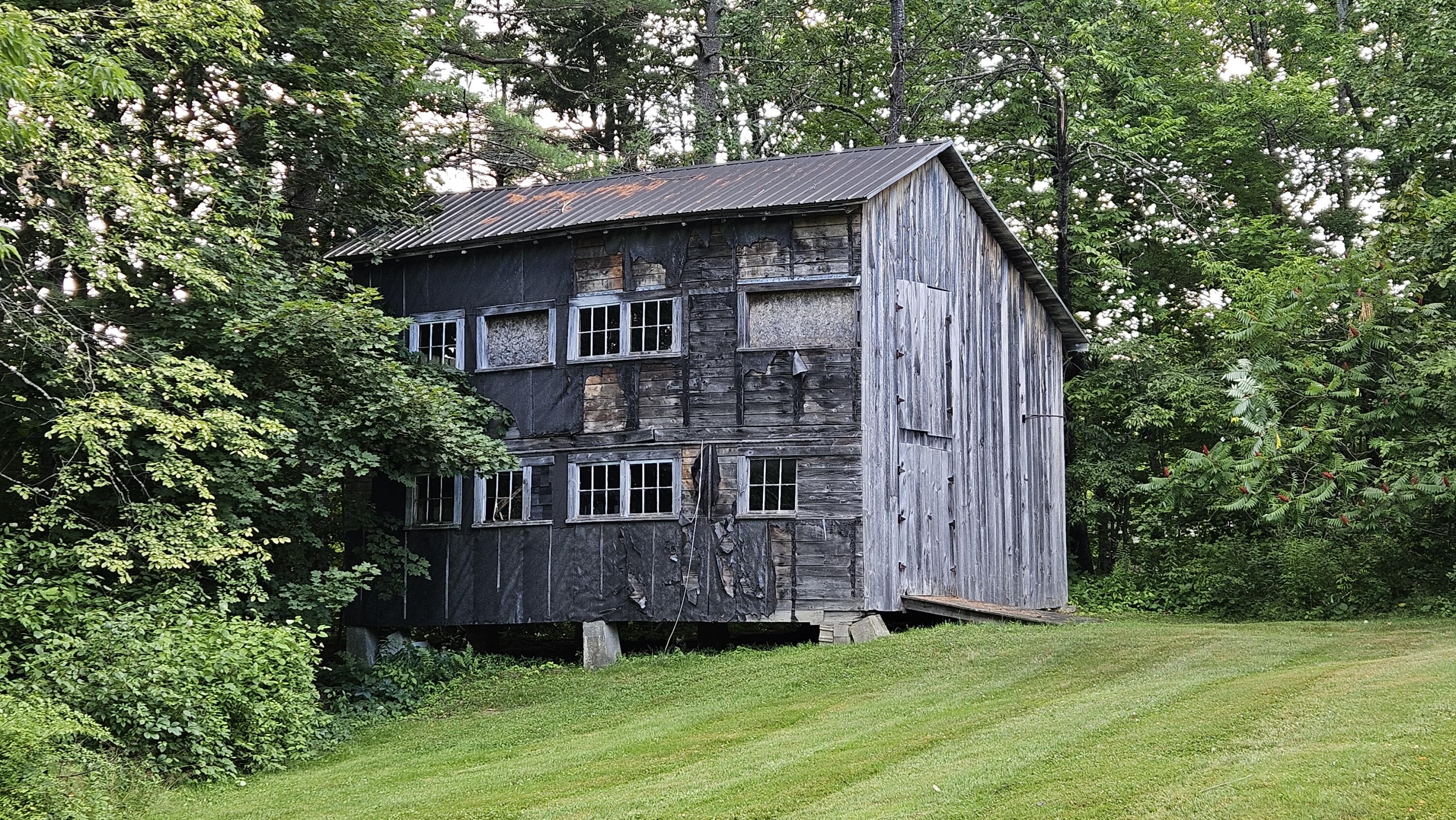 main property photo 34