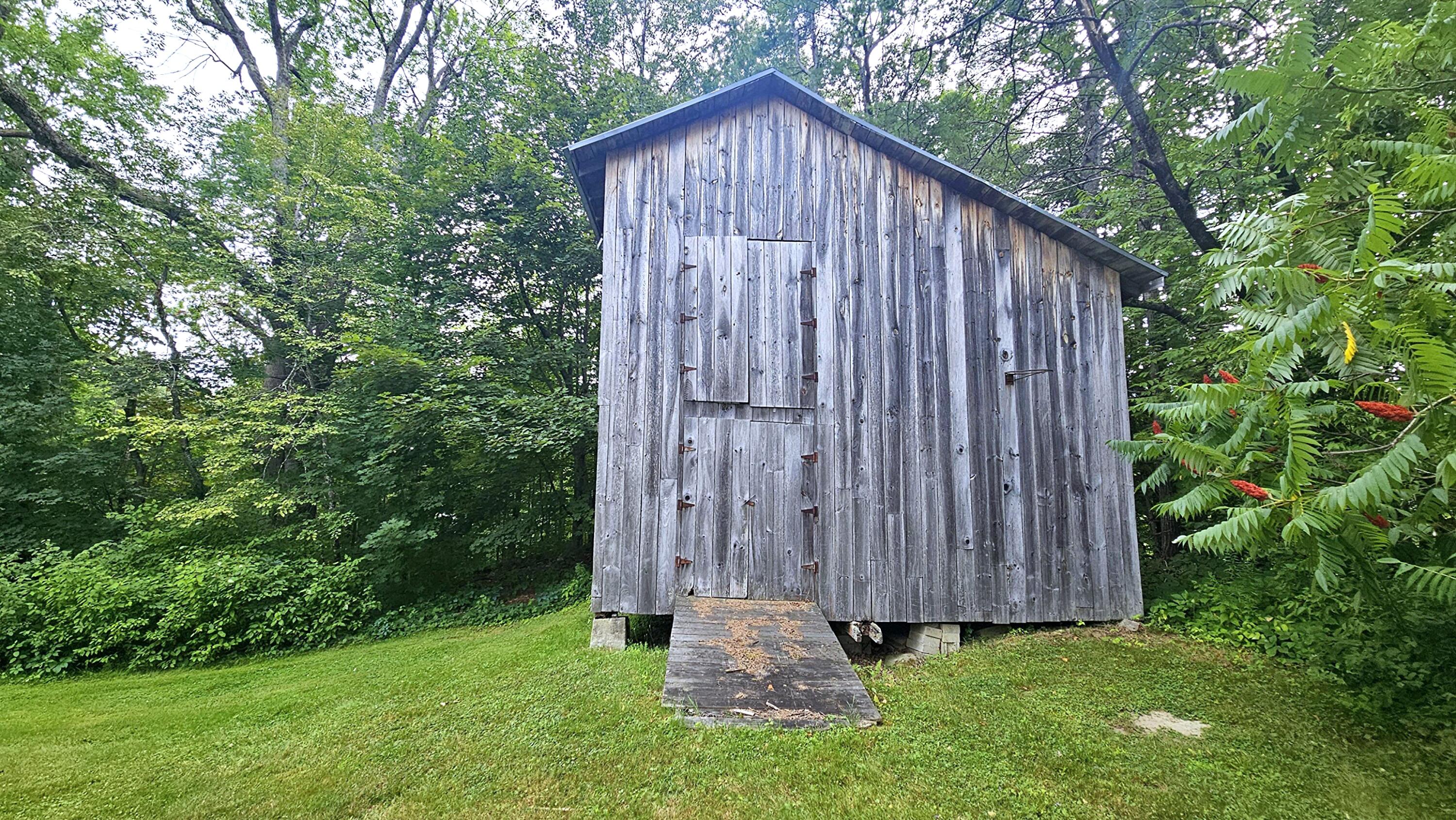 main property photo 35