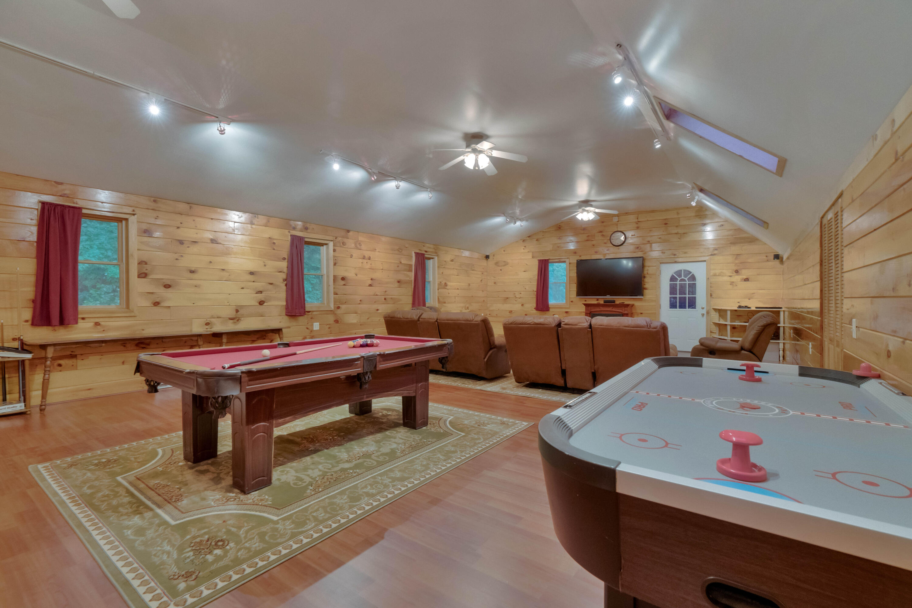 main property photo 33