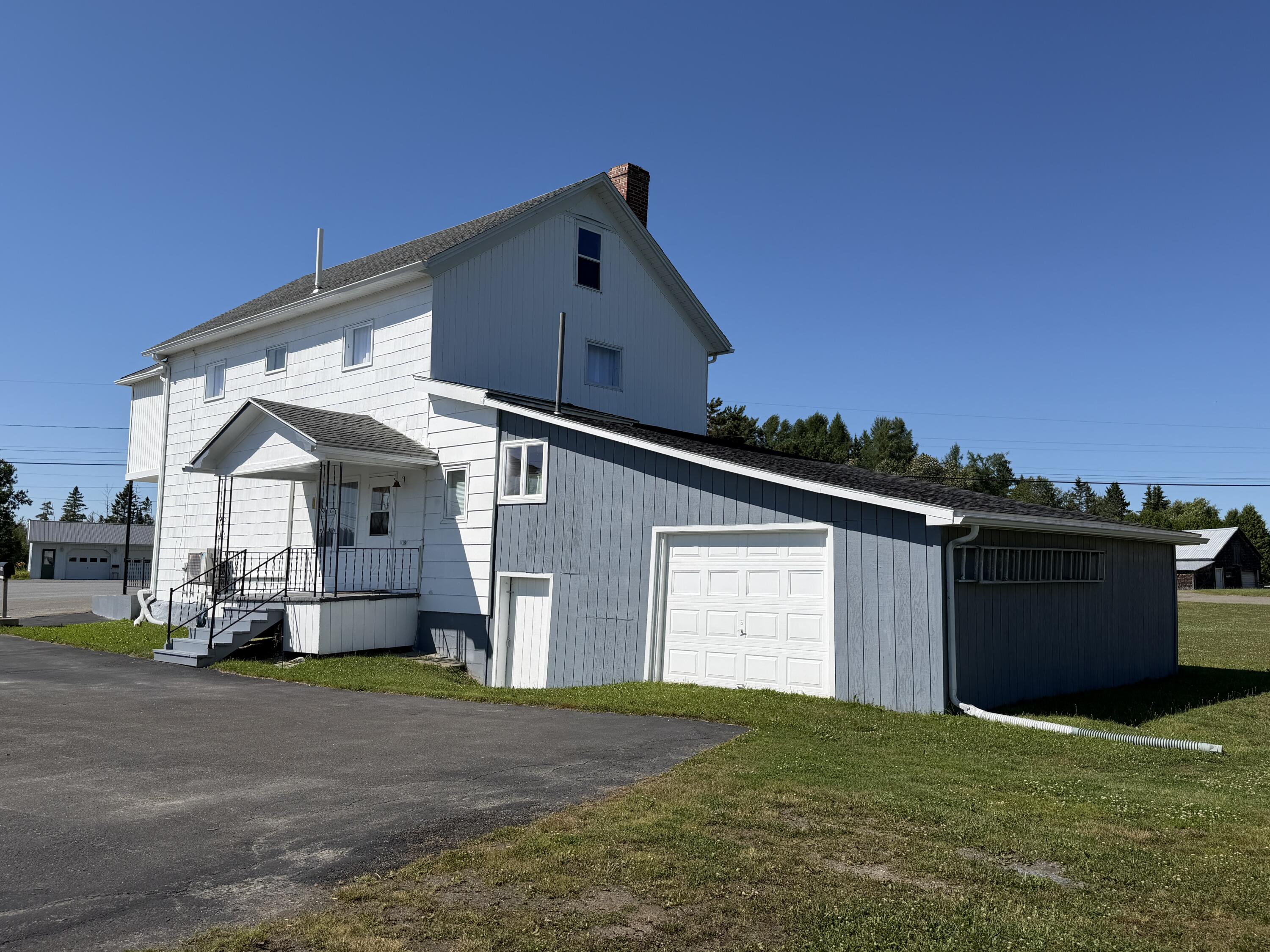 main property photo 6
