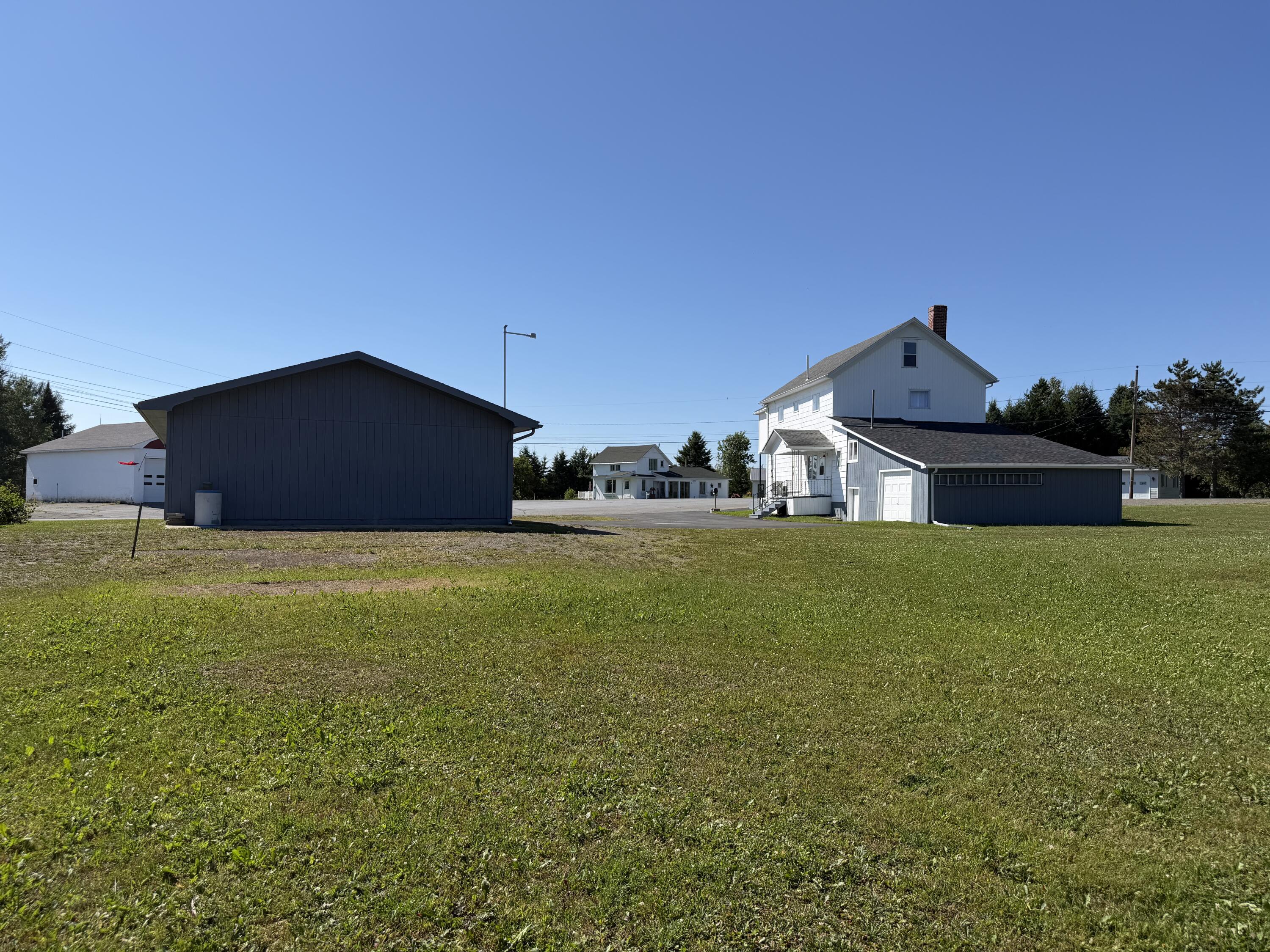 main property photo 8