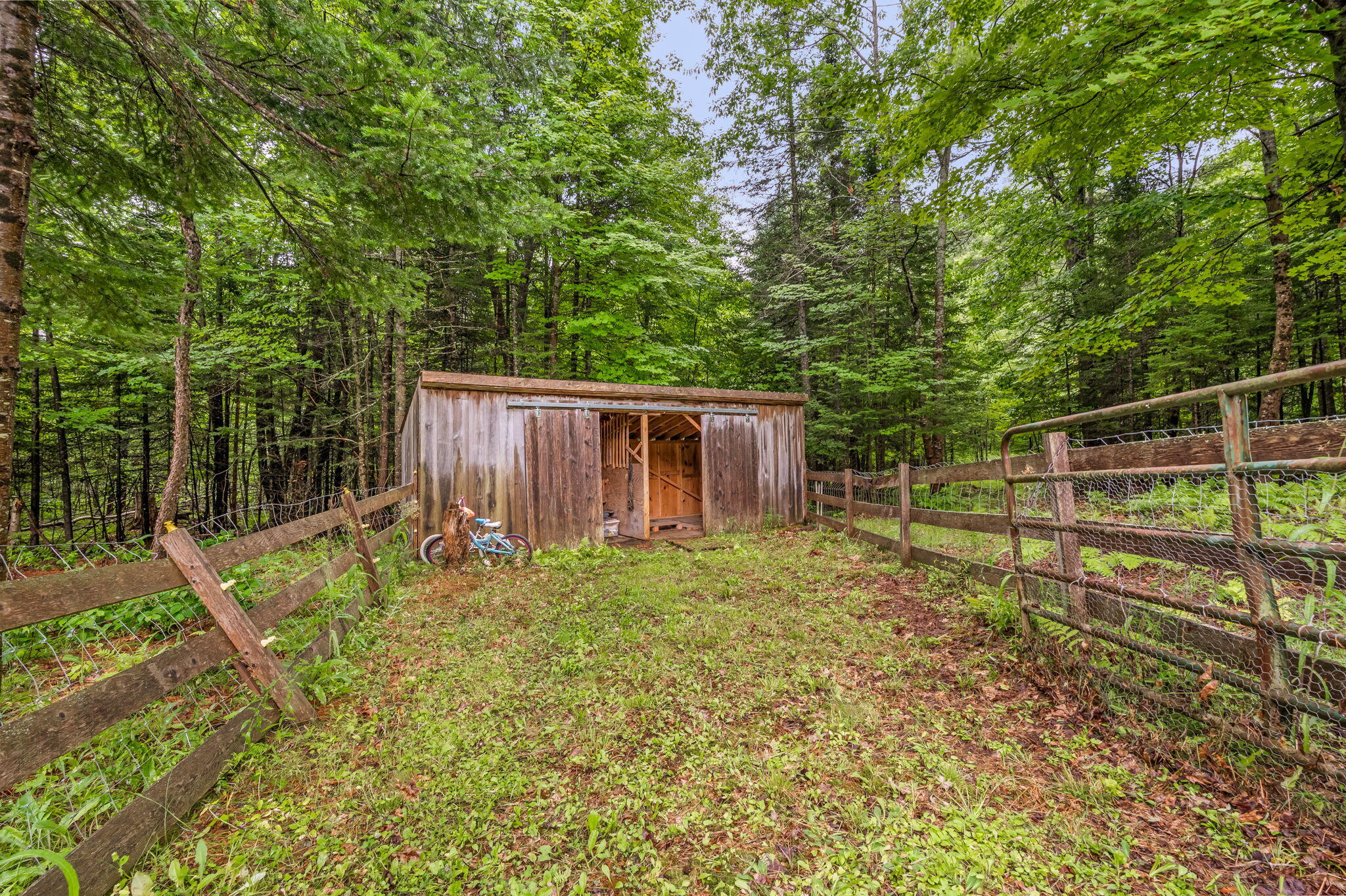 main property photo 14