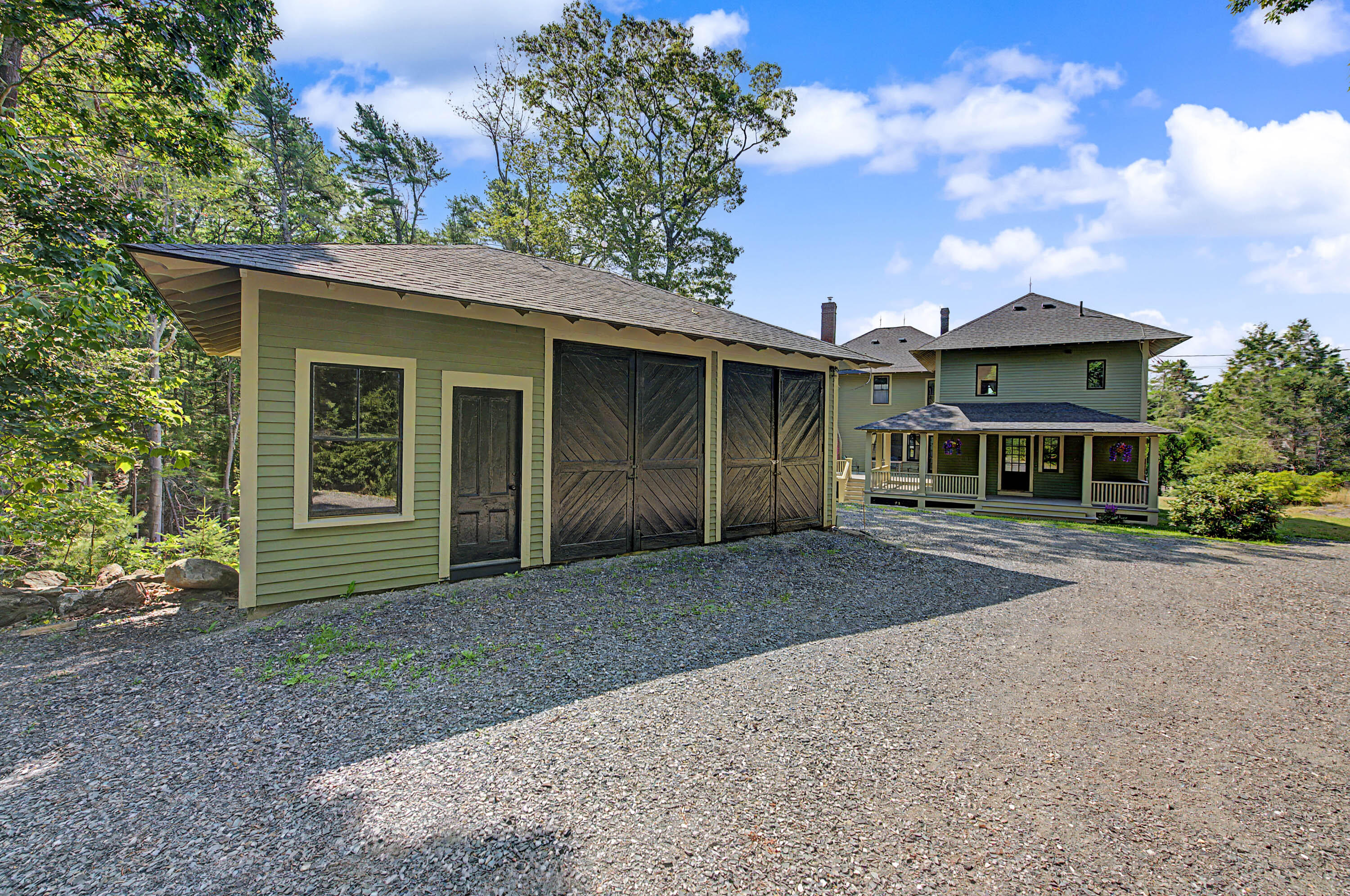 main property photo 37