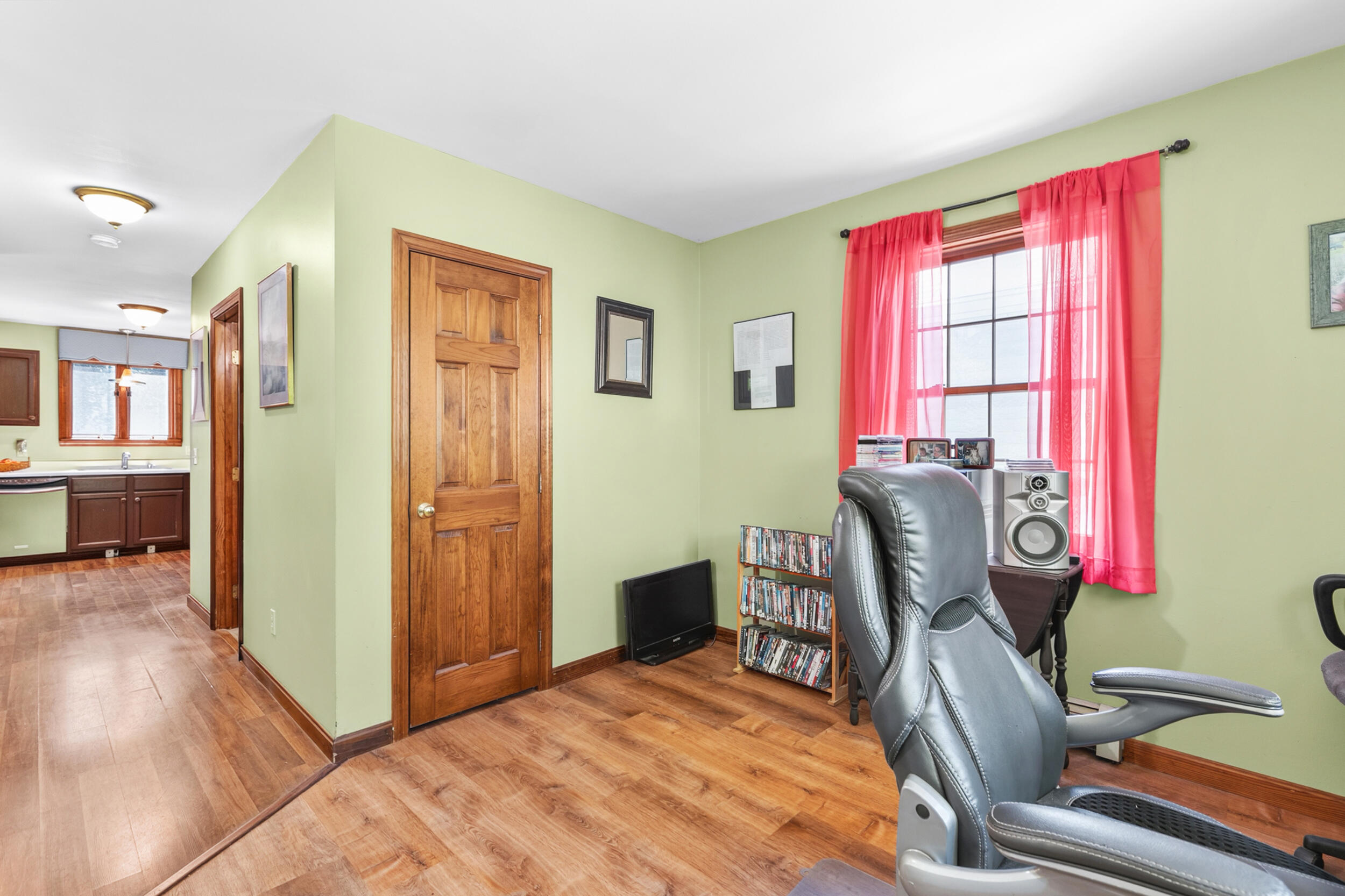 main property photo 18