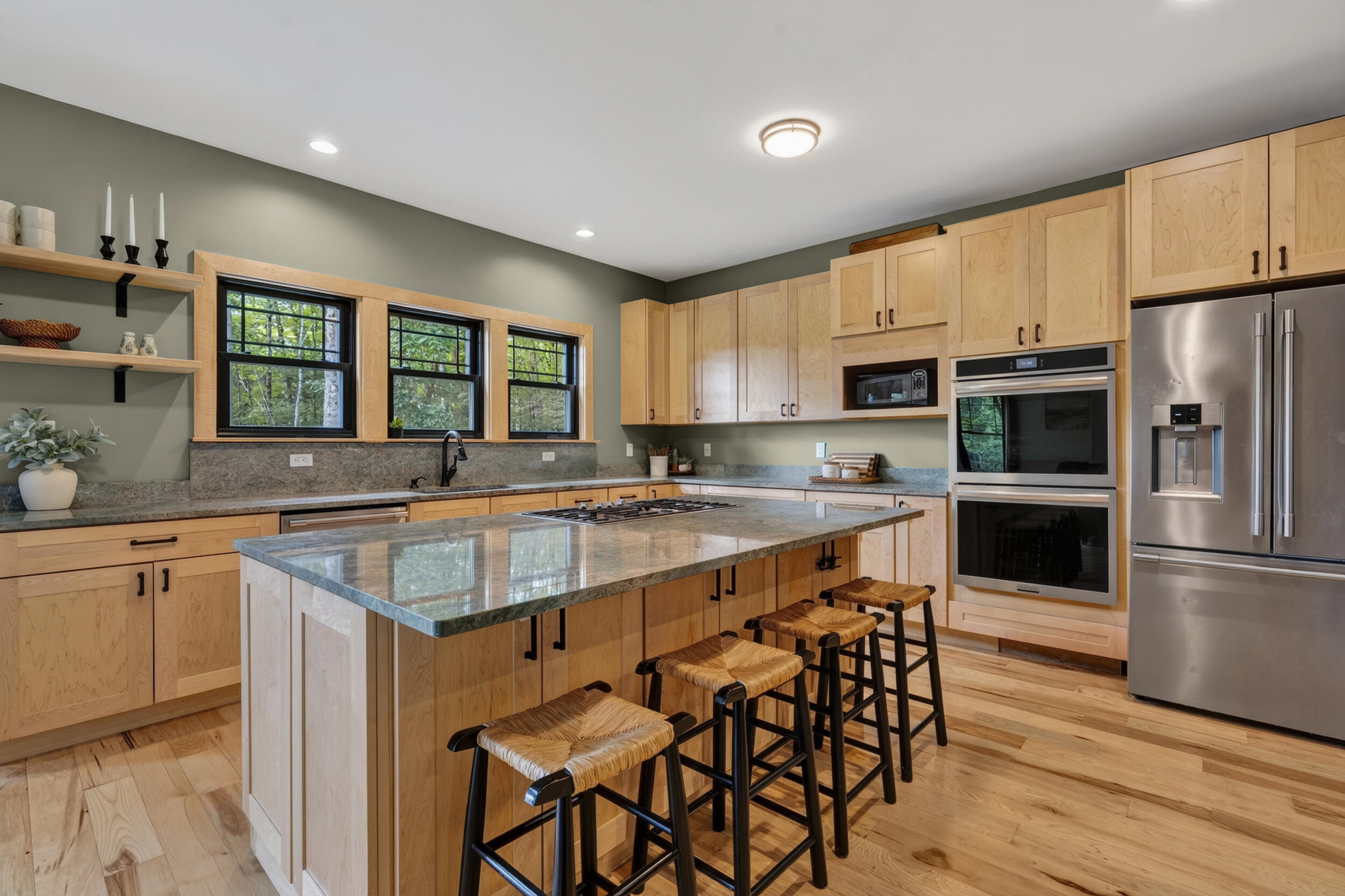 main property photo 5