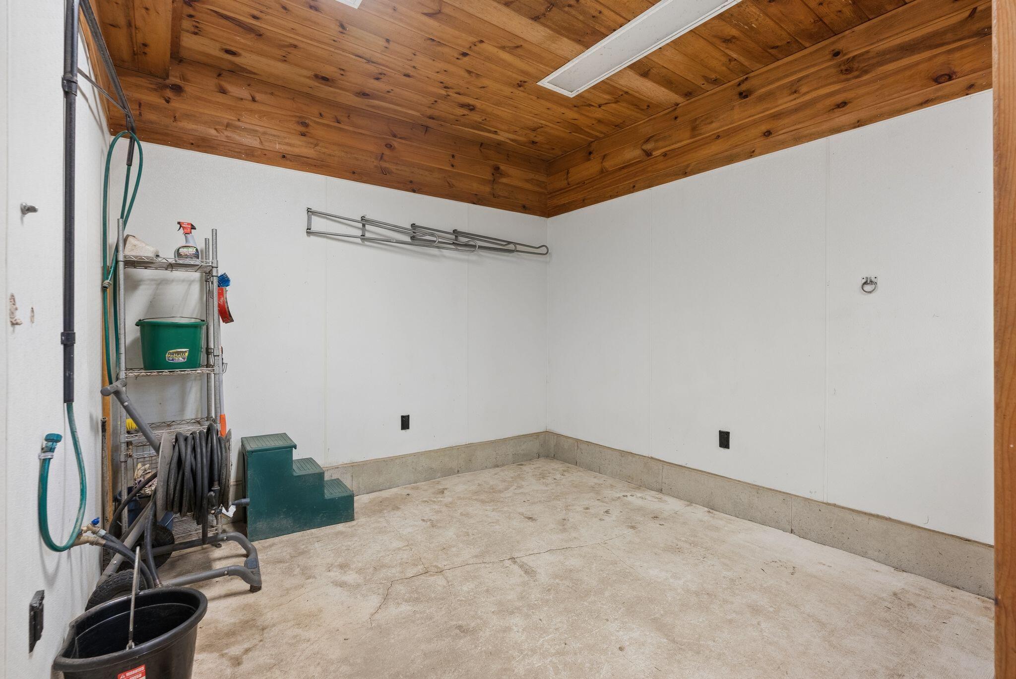 main property photo 110