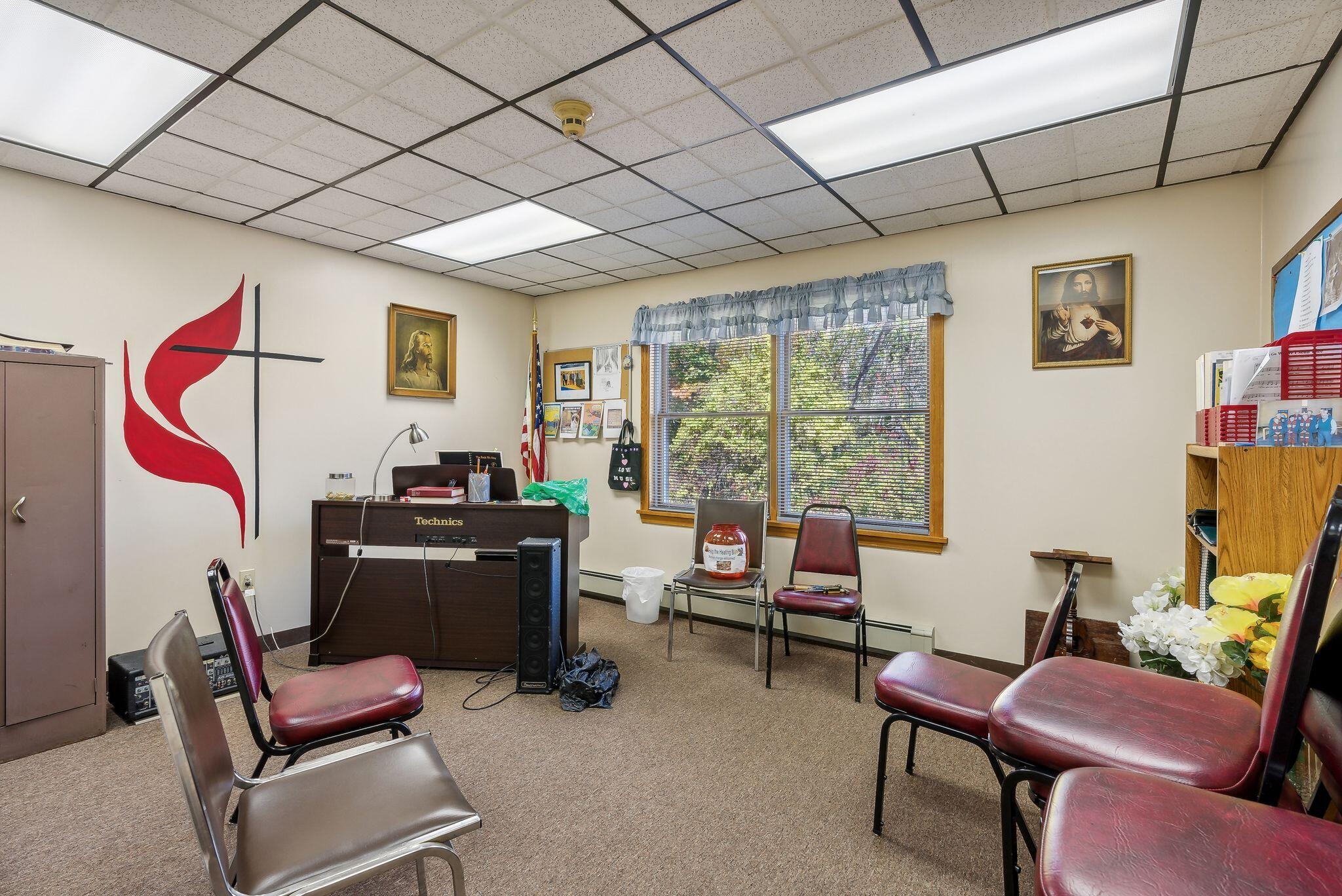 main property photo 10