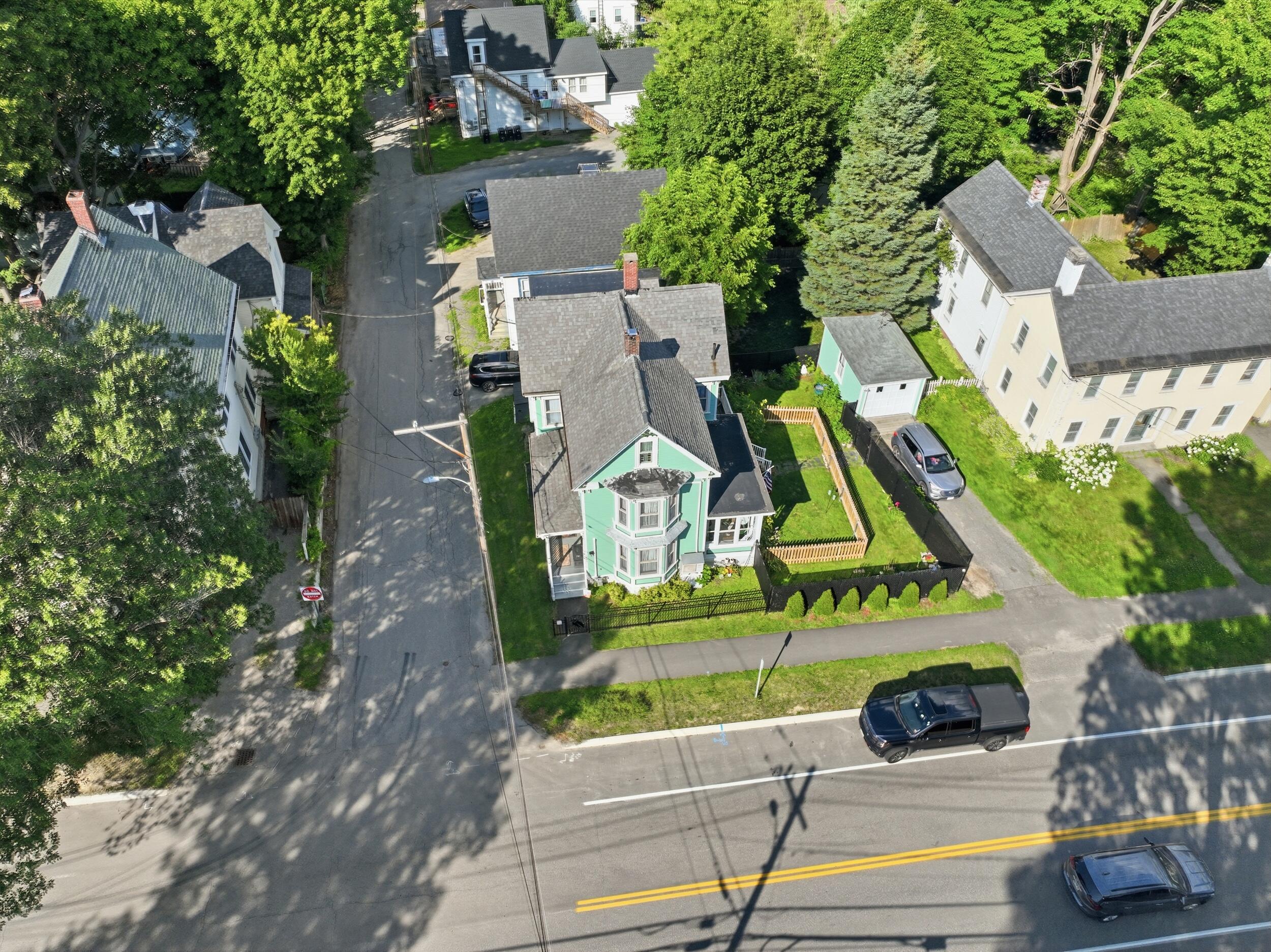 main property photo 28