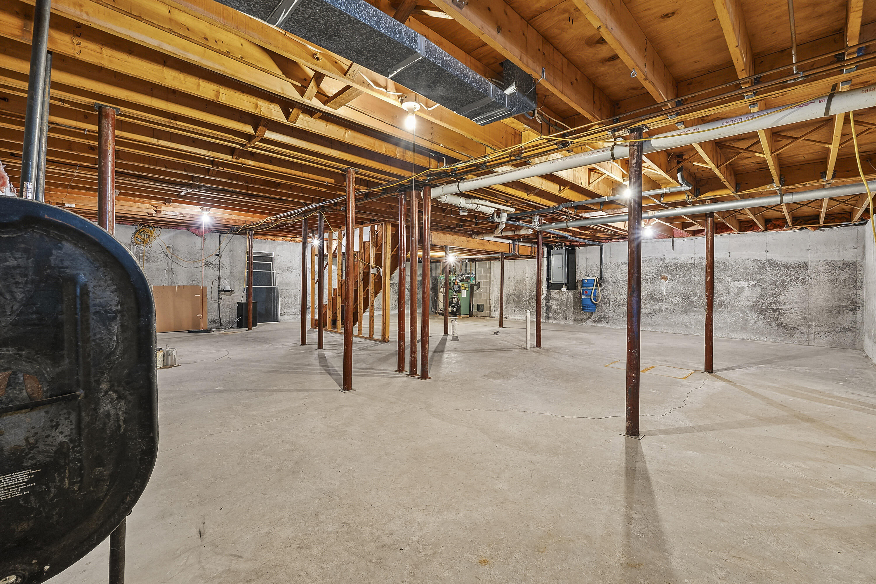 main property photo 40