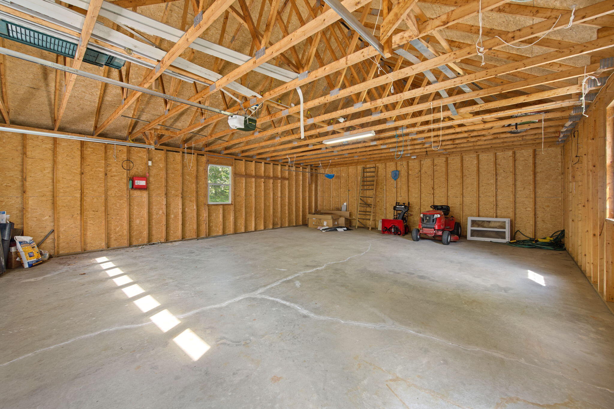 main property photo 50