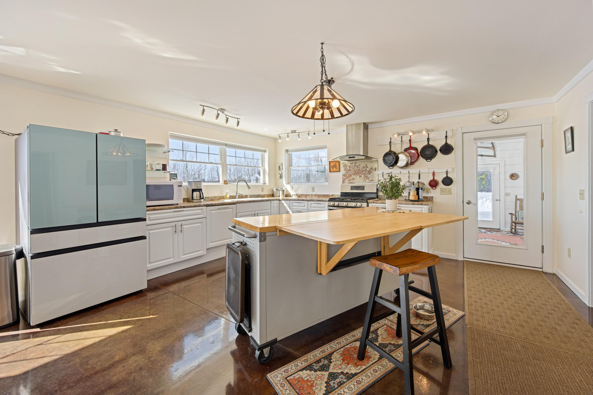 main property photo 9