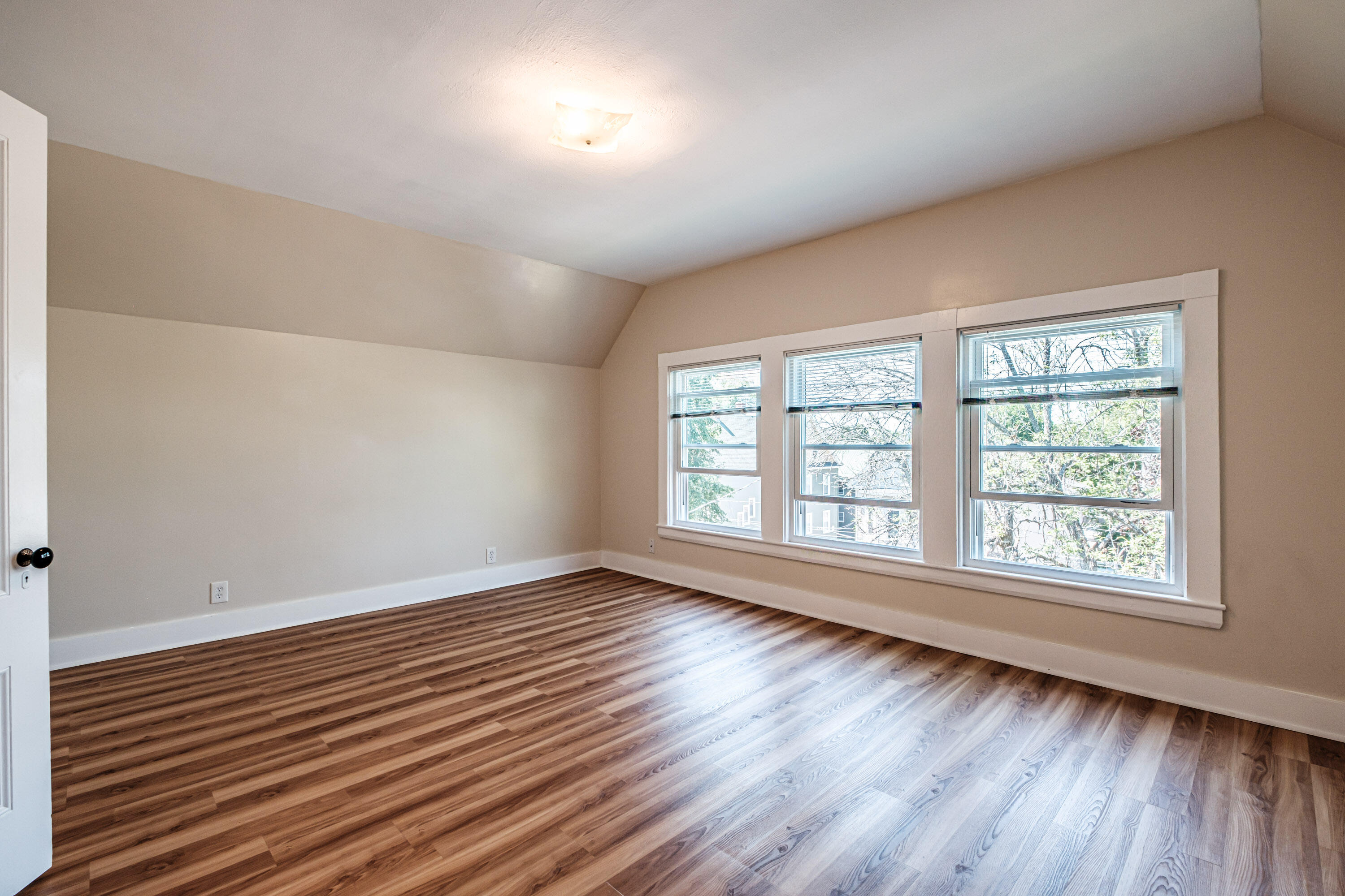 main property photo 77