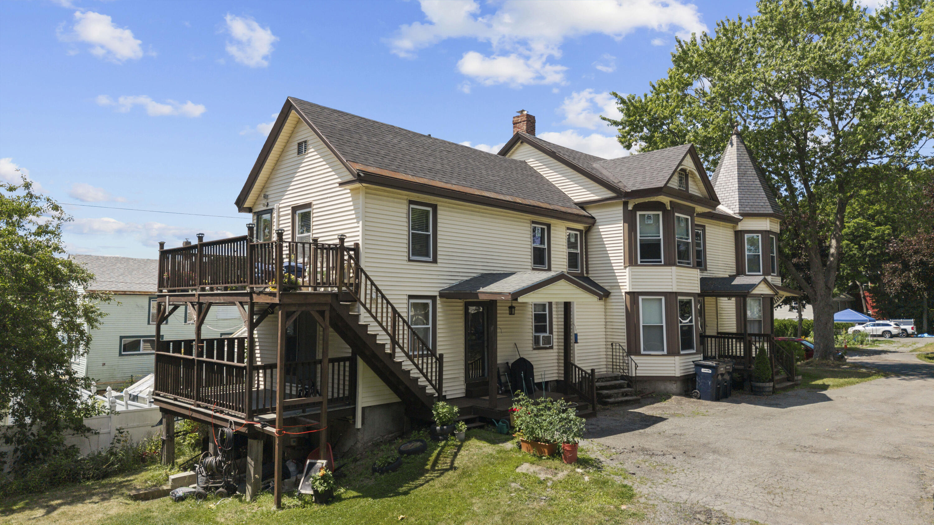 main property photo 45